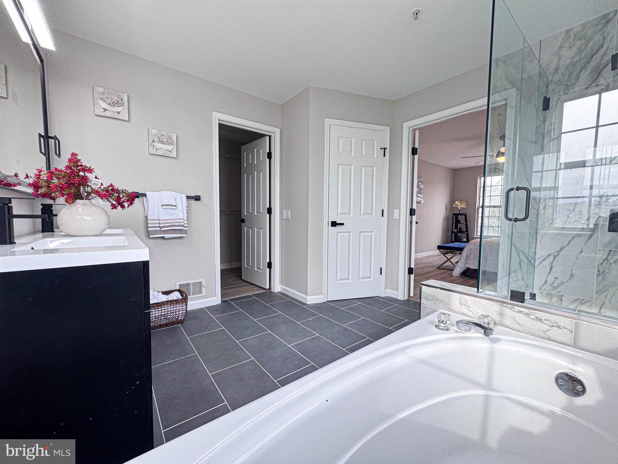 HILLANTRAE - Residential