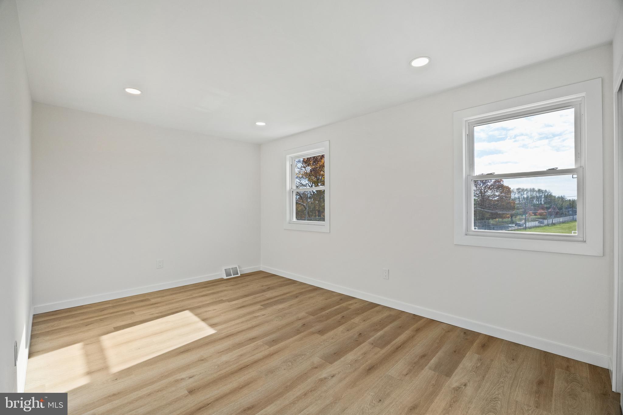 SOMERTON - Residential