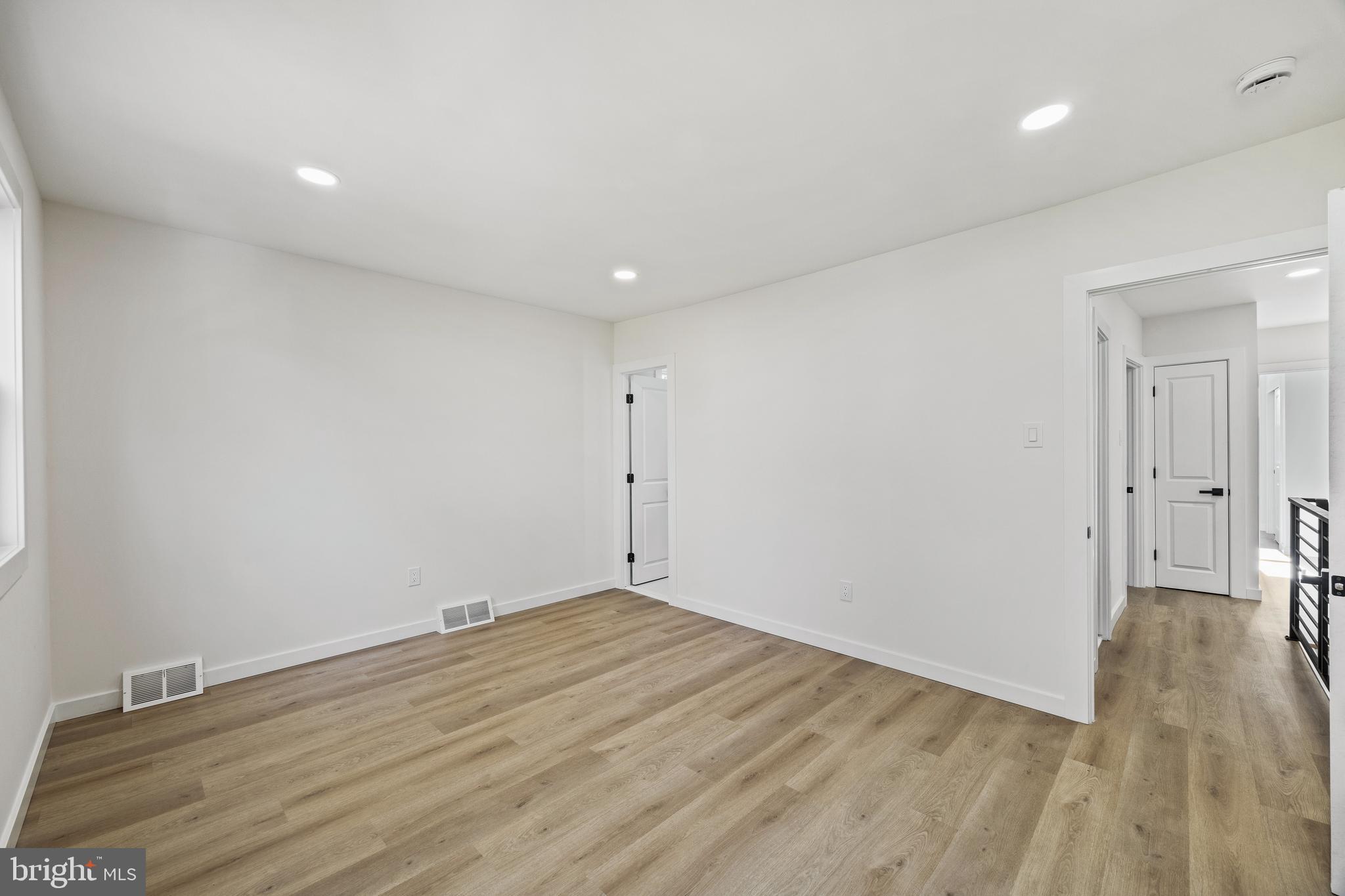 SOMERTON - Residential