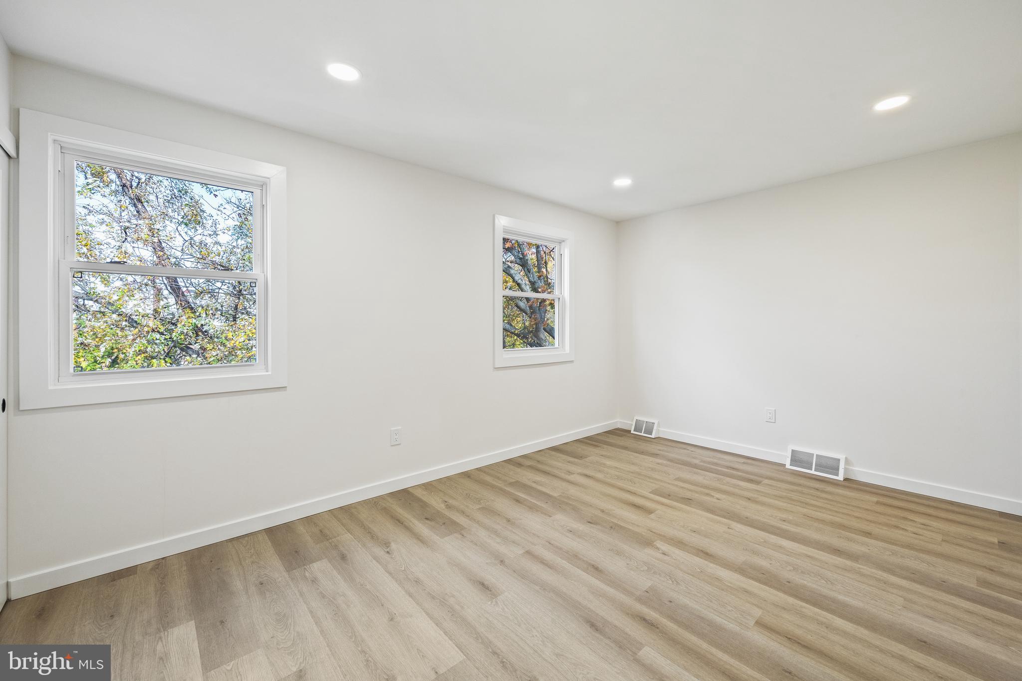 SOMERTON - Residential