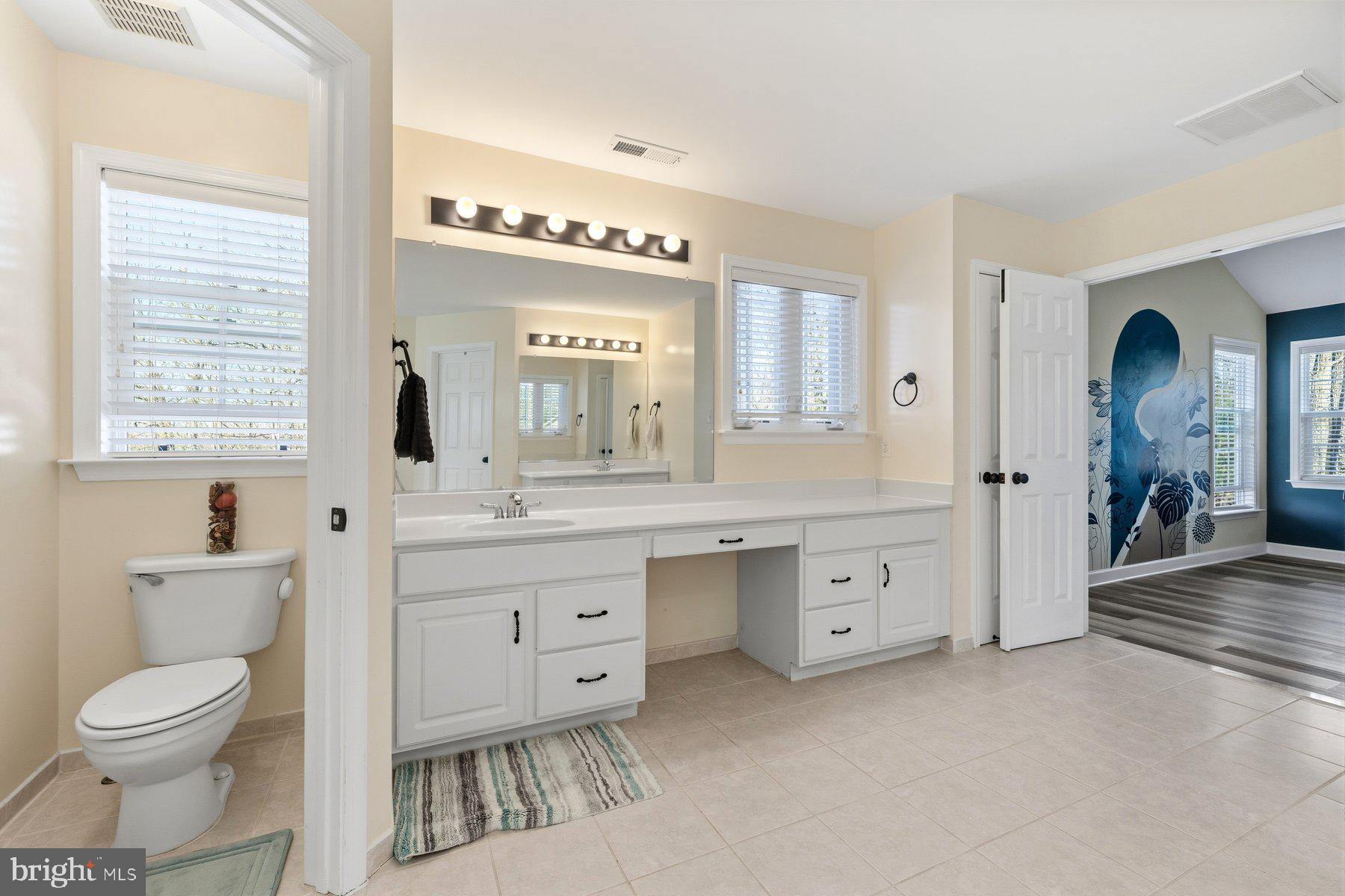 HUNGERFORD MANOR - Residential