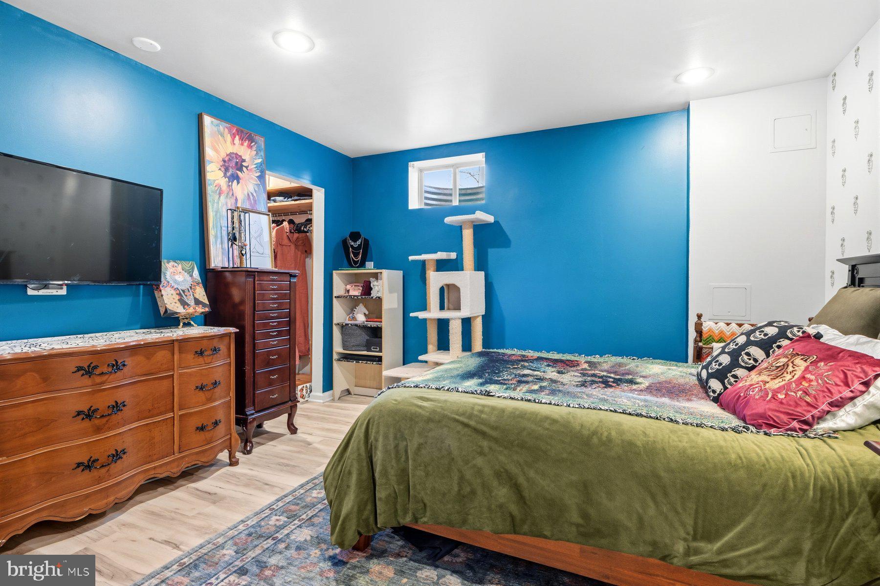 HUNGERFORD MANOR - Residential