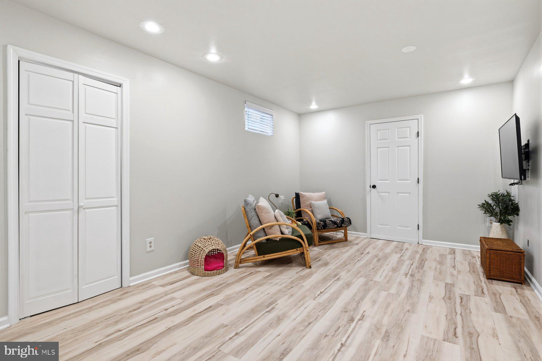 HUNGERFORD MANOR - Residential