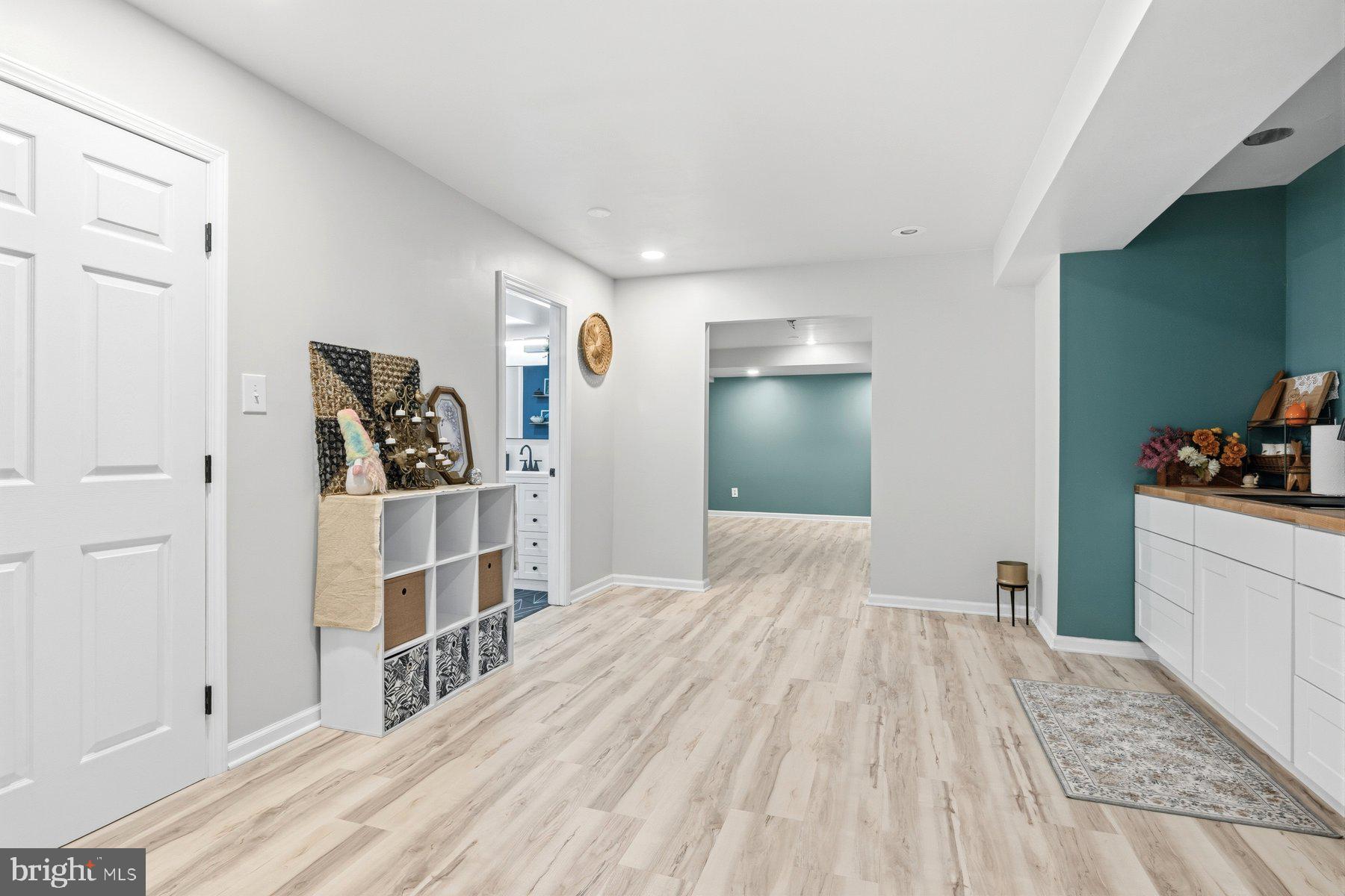 HUNGERFORD MANOR - Residential