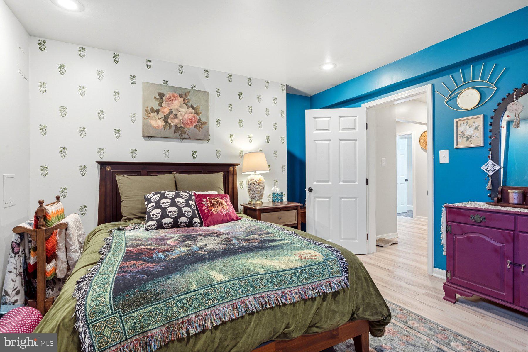 HUNGERFORD MANOR - Residential