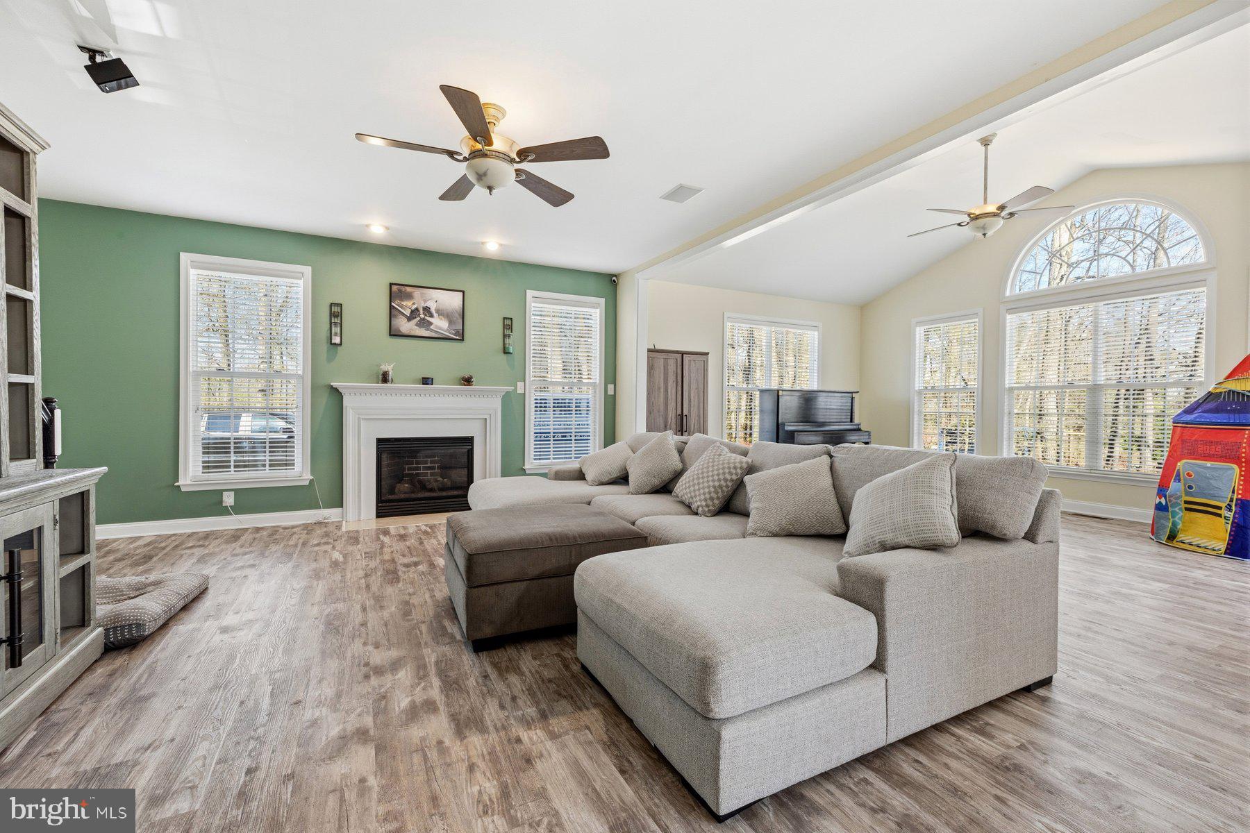 HUNGERFORD MANOR - Residential