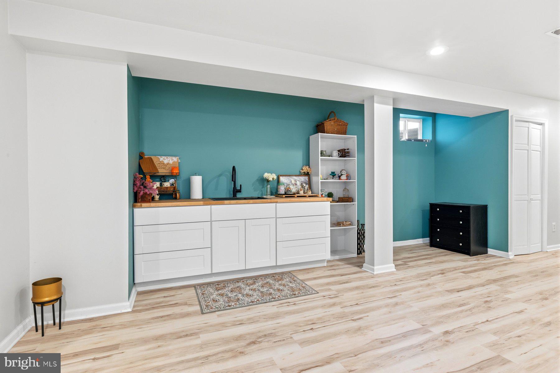 HUNGERFORD MANOR - Residential