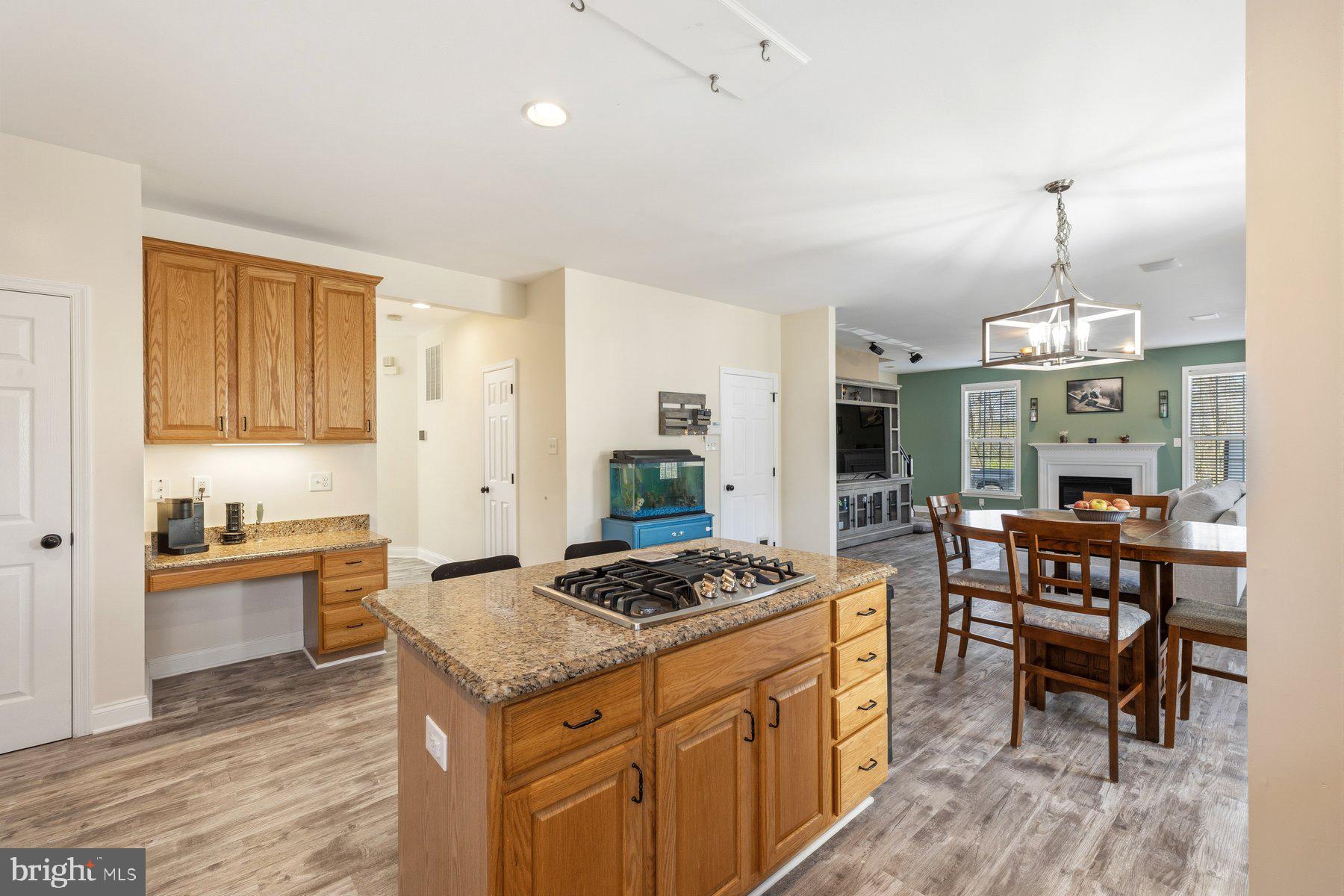 HUNGERFORD MANOR - Residential