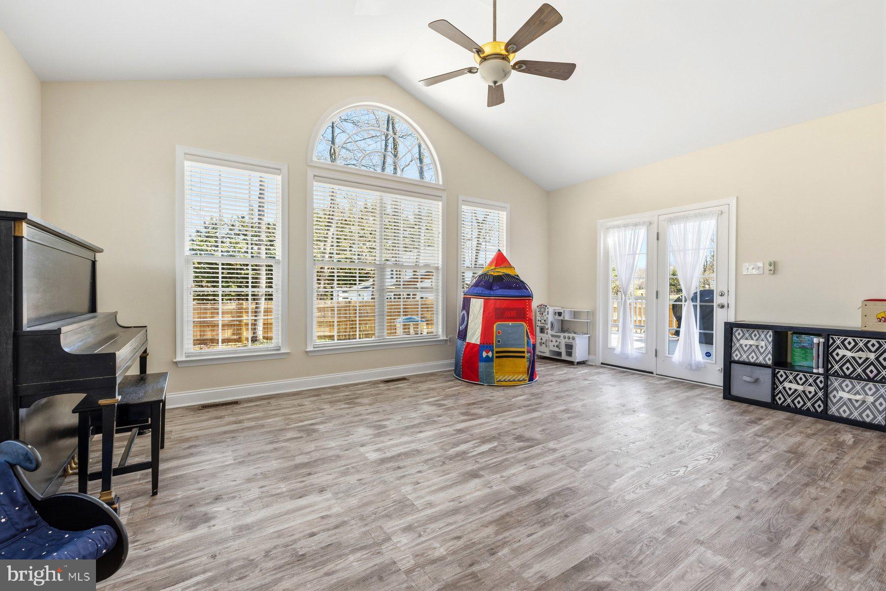 HUNGERFORD MANOR - Residential