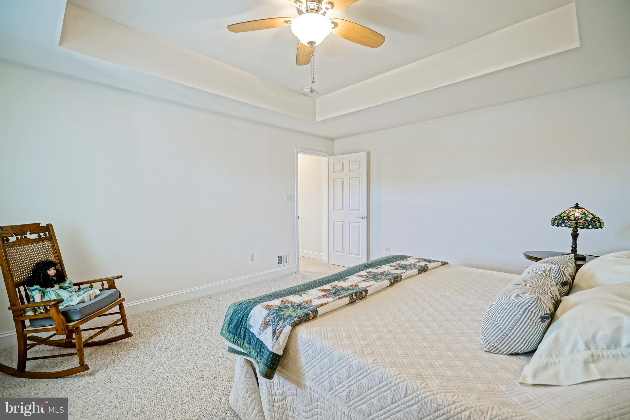 SHOWFIELD - Residential