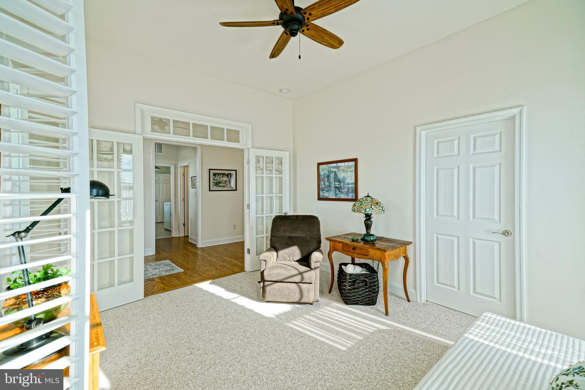 SHOWFIELD - Residential