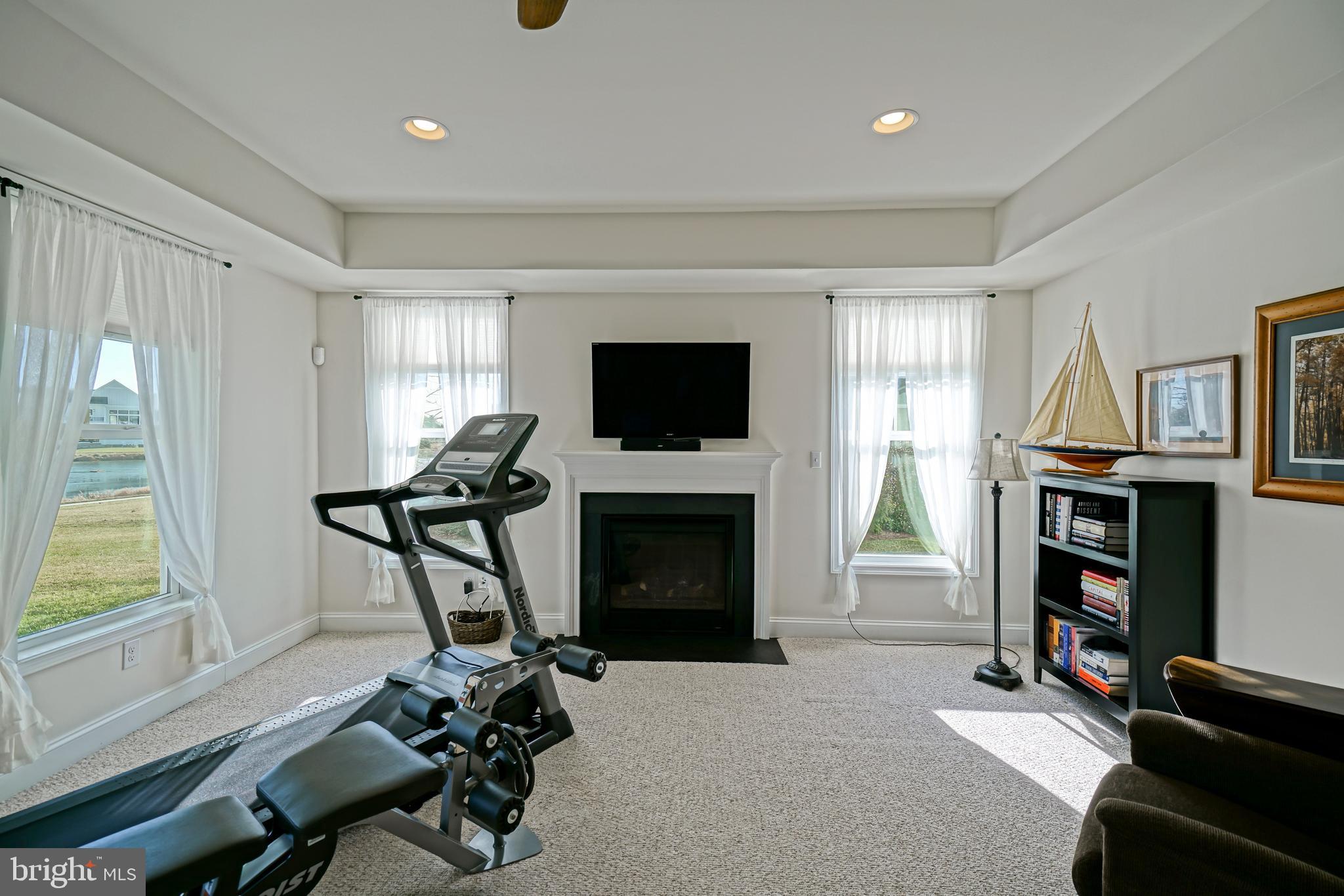 SHOWFIELD - Residential