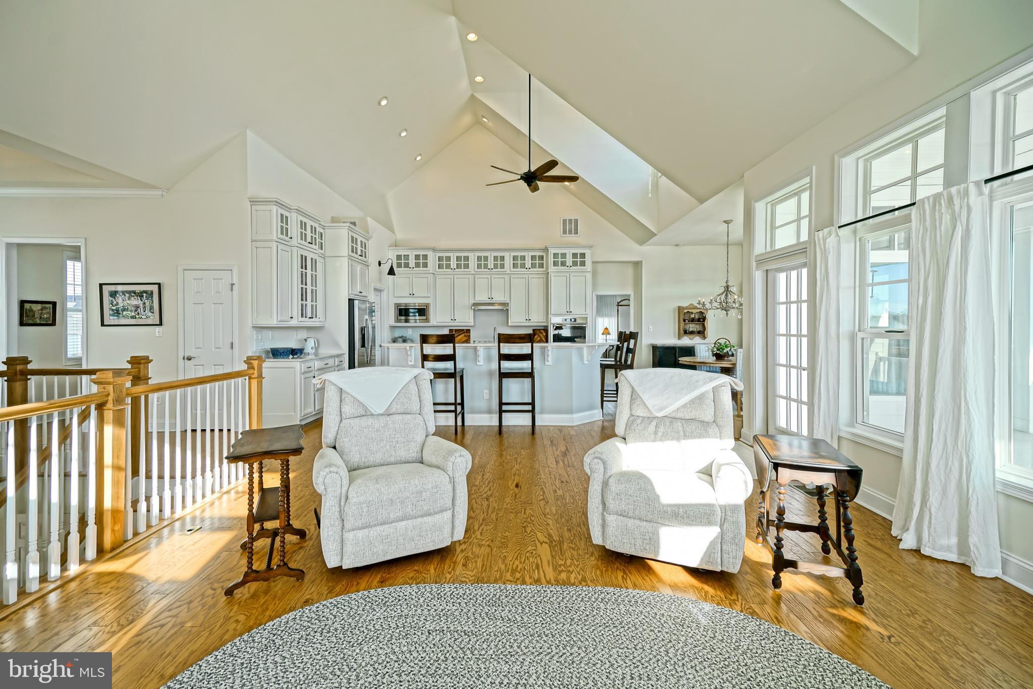 SHOWFIELD - Residential