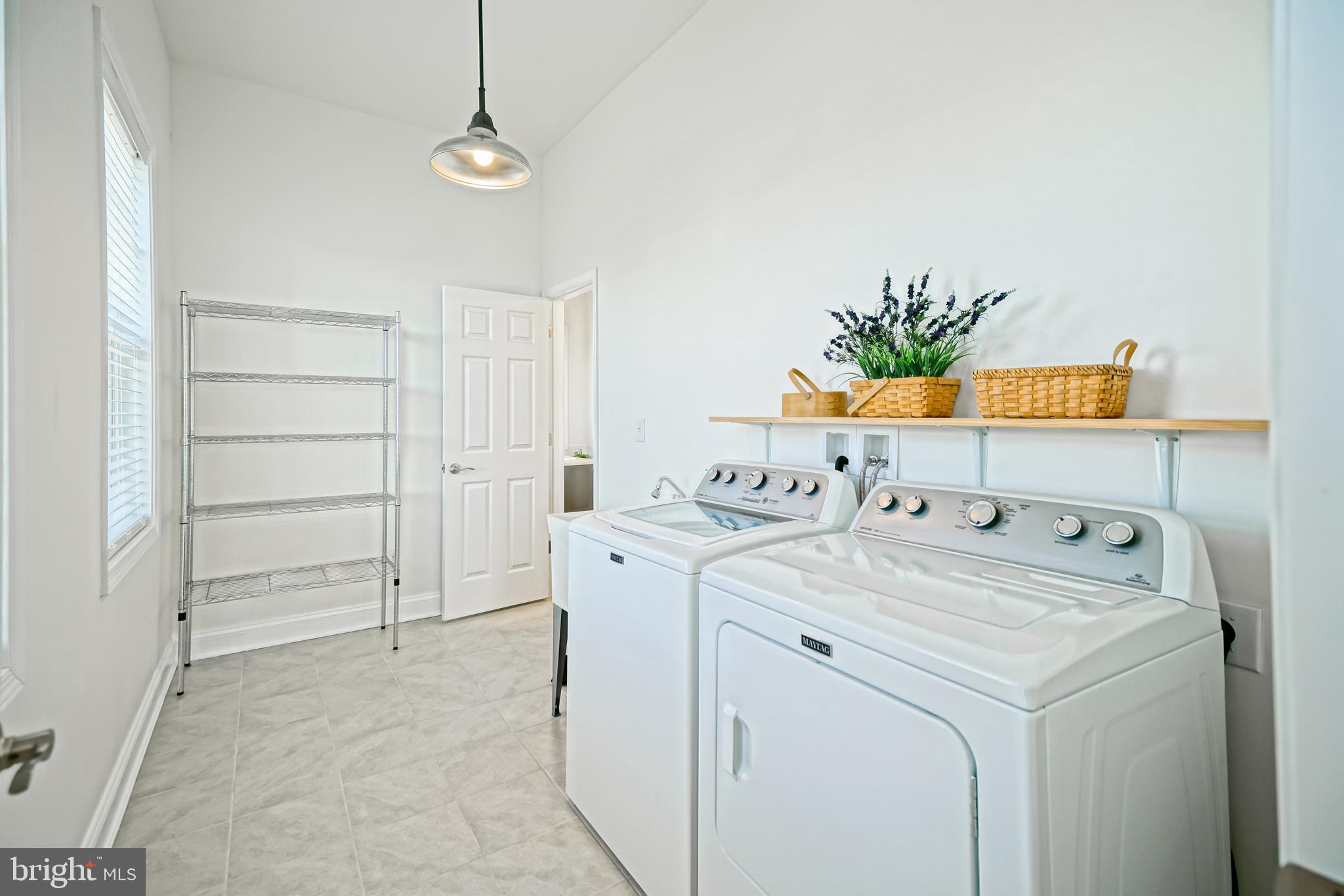 SHOWFIELD - Residential