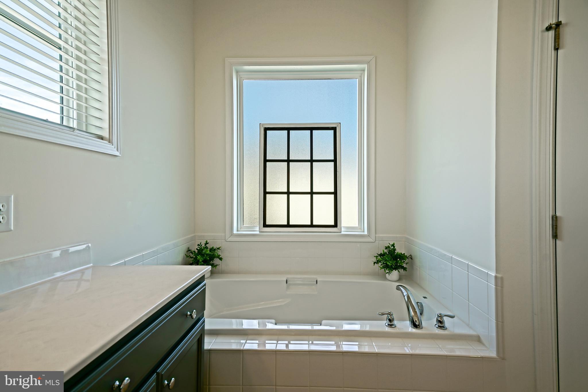 SHOWFIELD - Residential