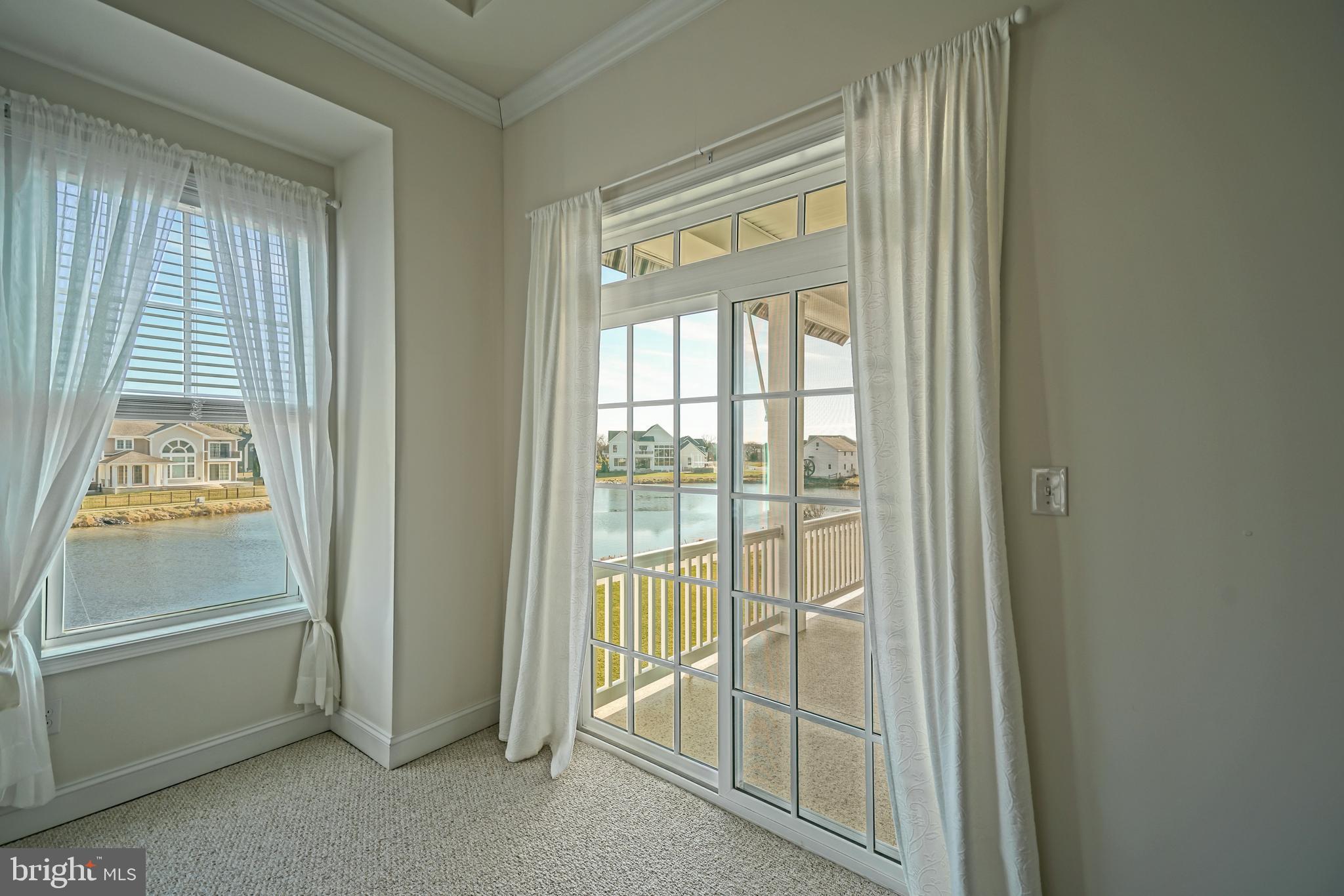 SHOWFIELD - Residential