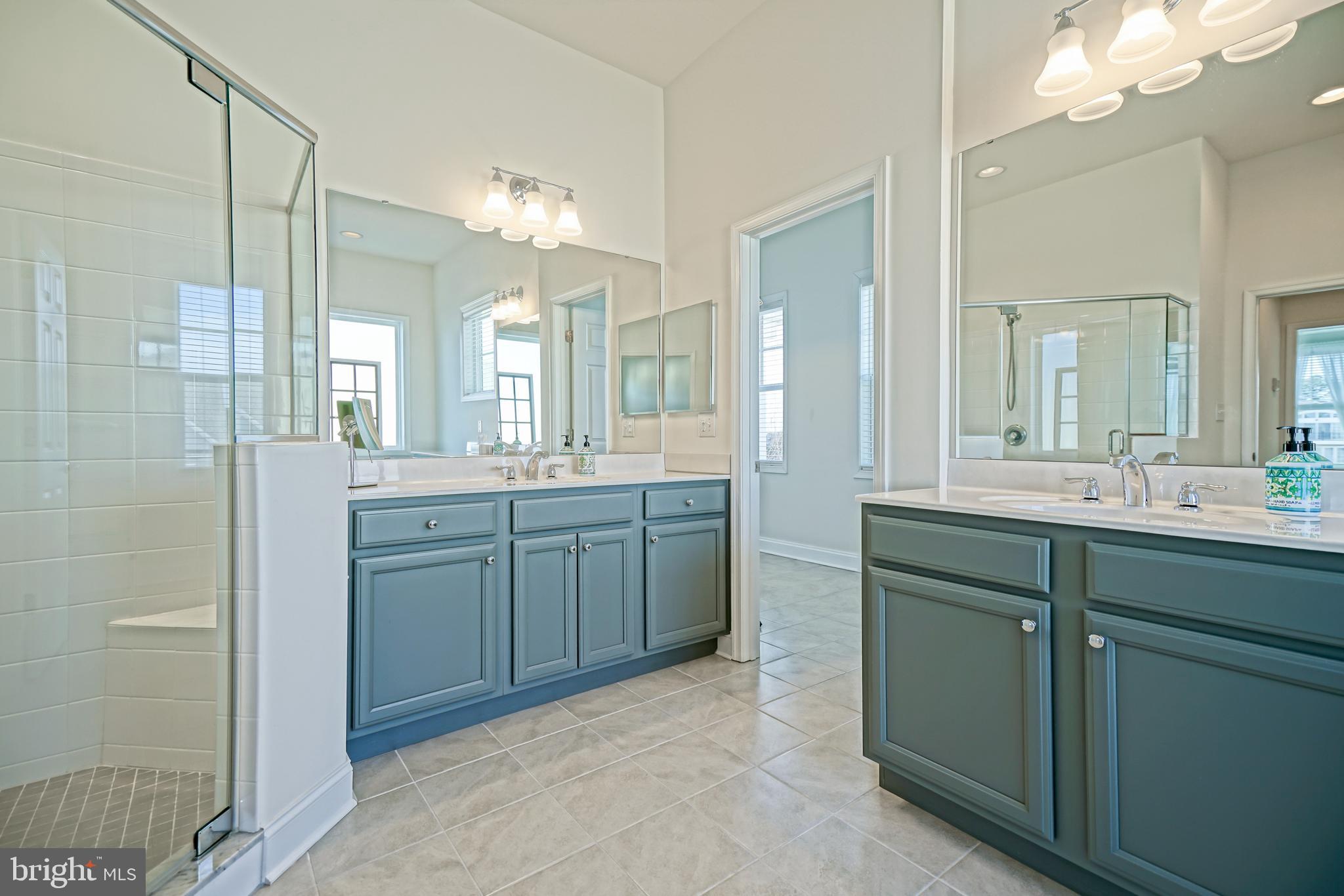 SHOWFIELD - Residential