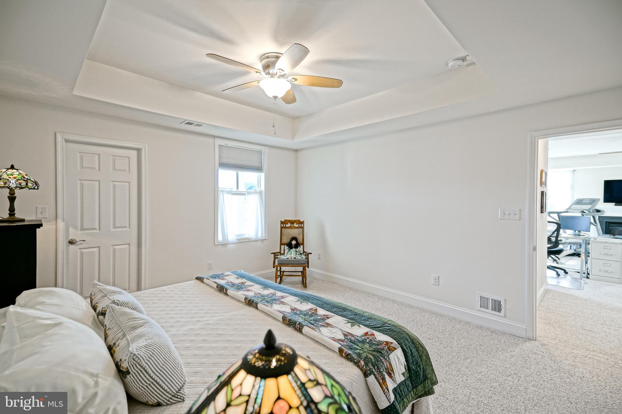 SHOWFIELD - Residential