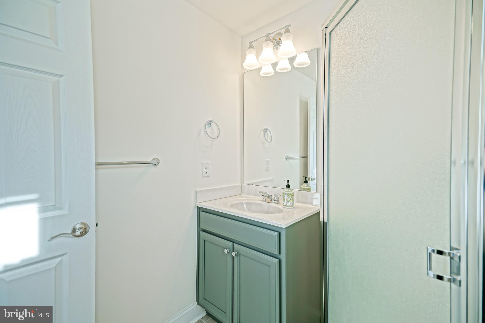 SHOWFIELD - Residential