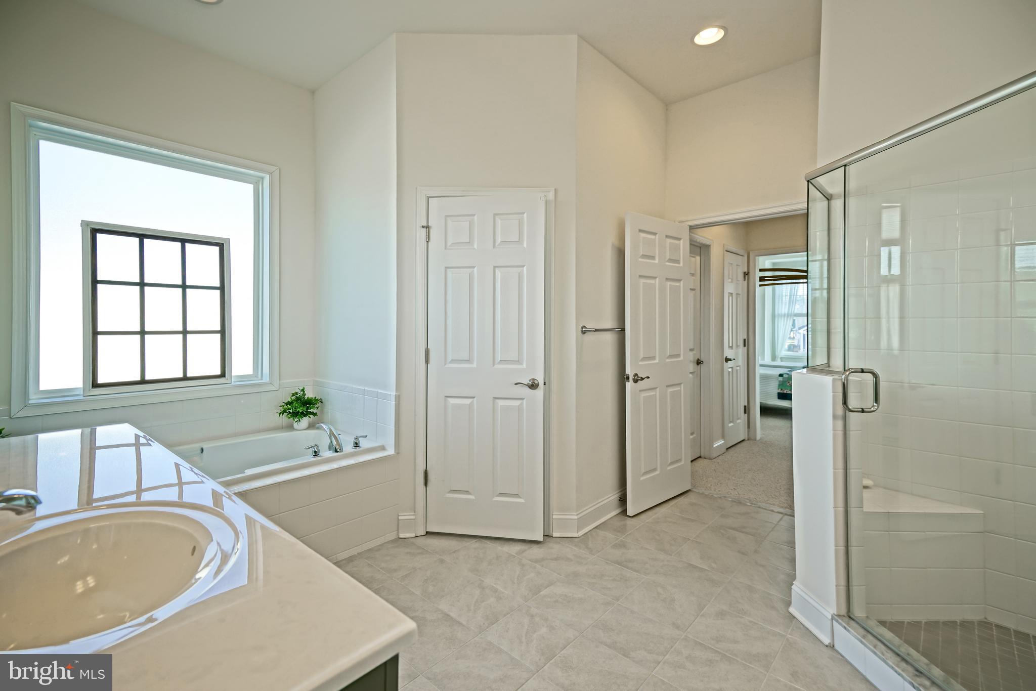 SHOWFIELD - Residential