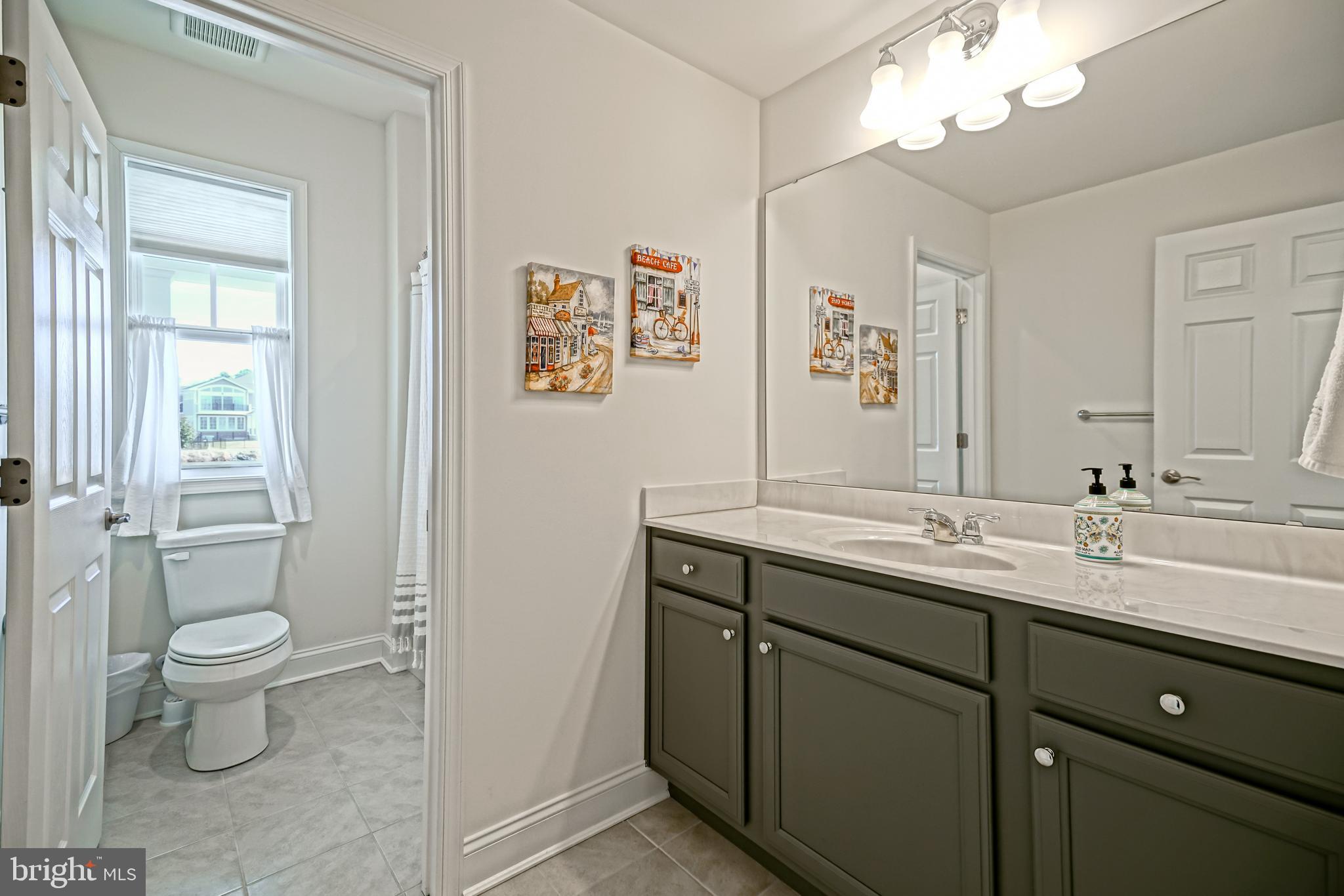 SHOWFIELD - Residential