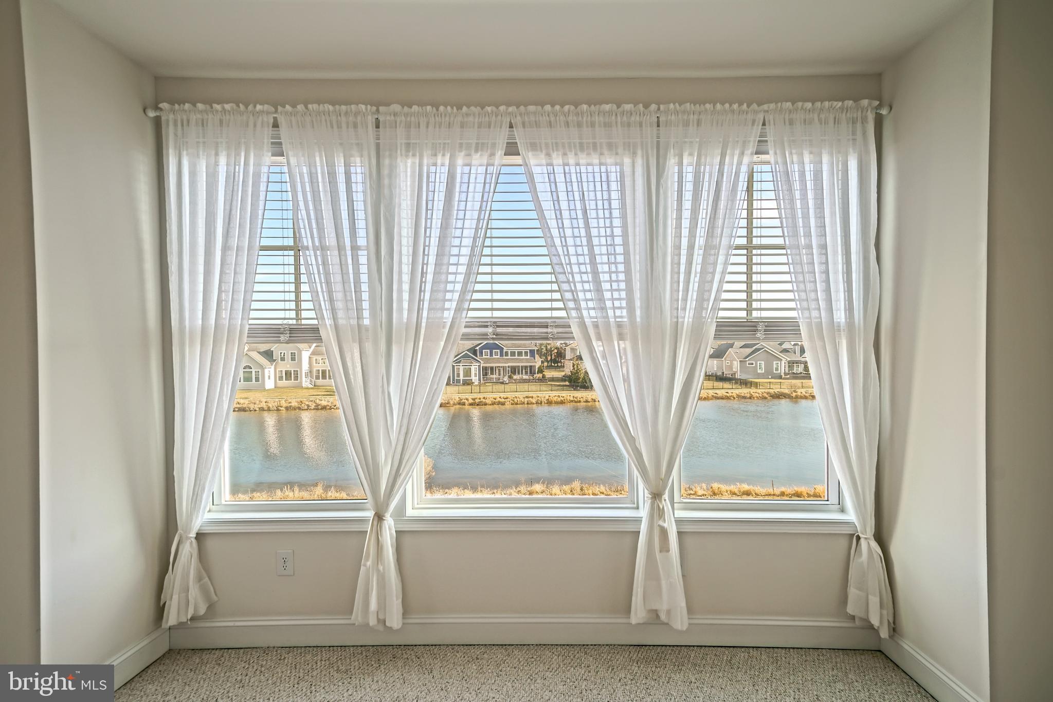 SHOWFIELD - Residential