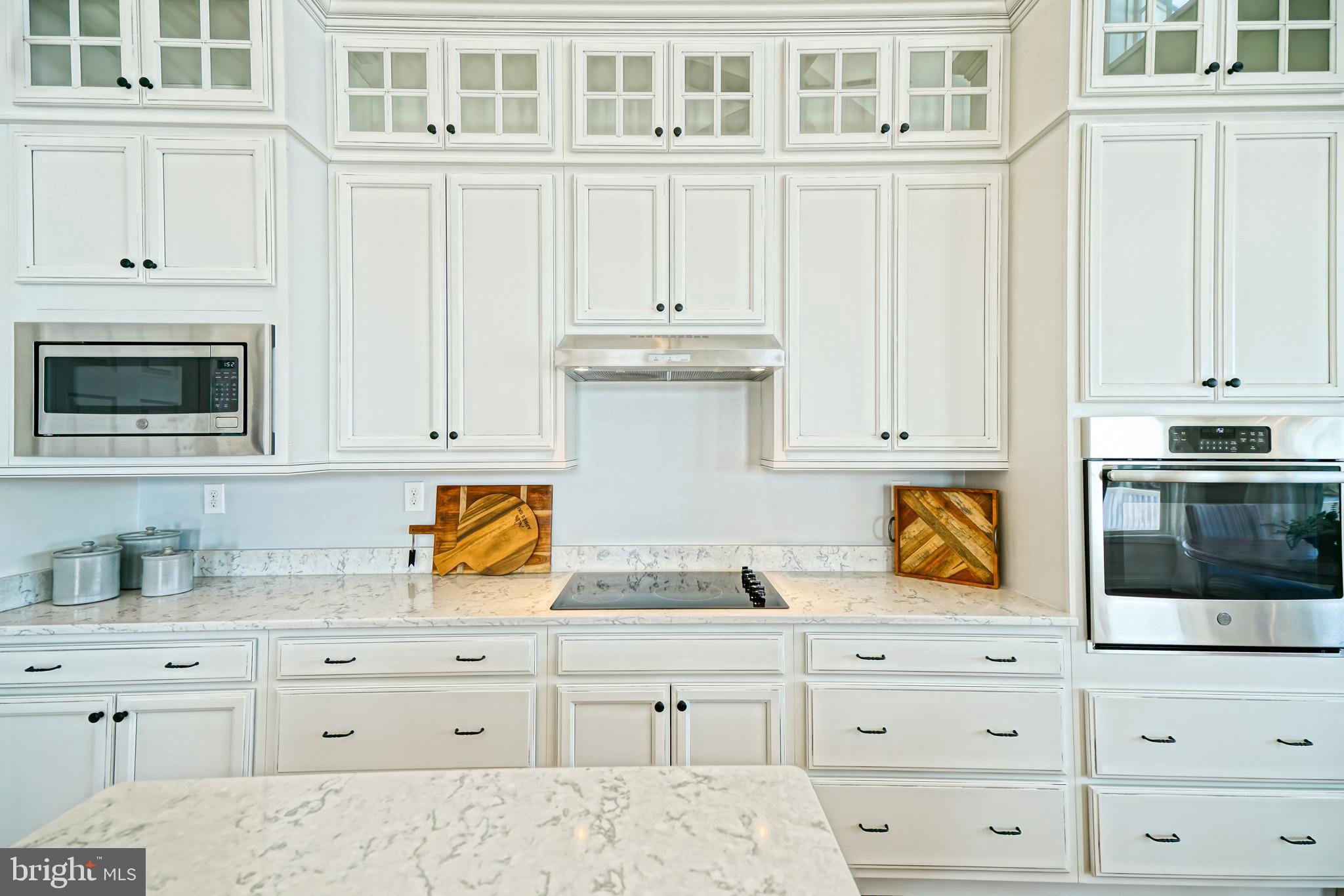 SHOWFIELD - Residential