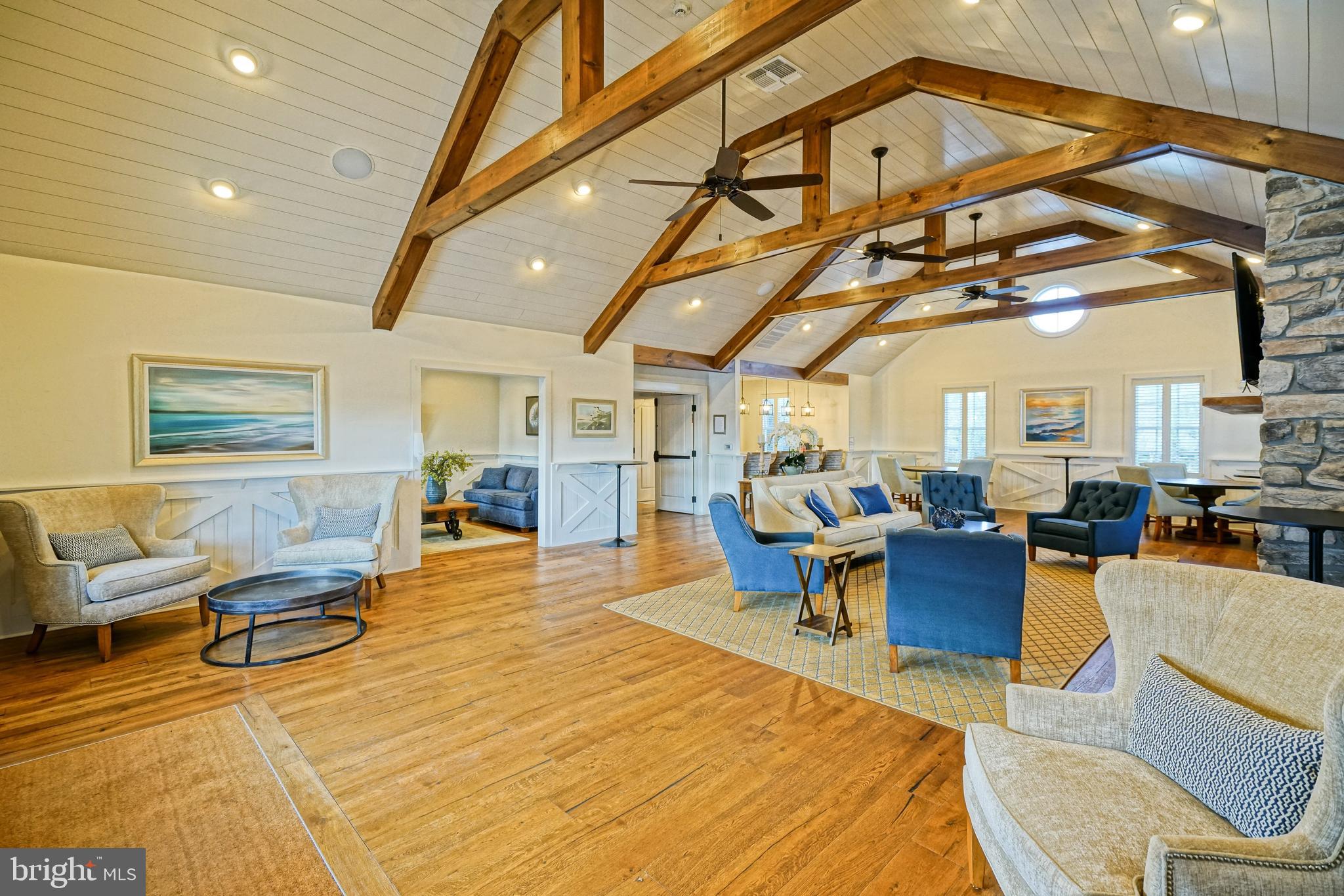 SHOWFIELD - Residential