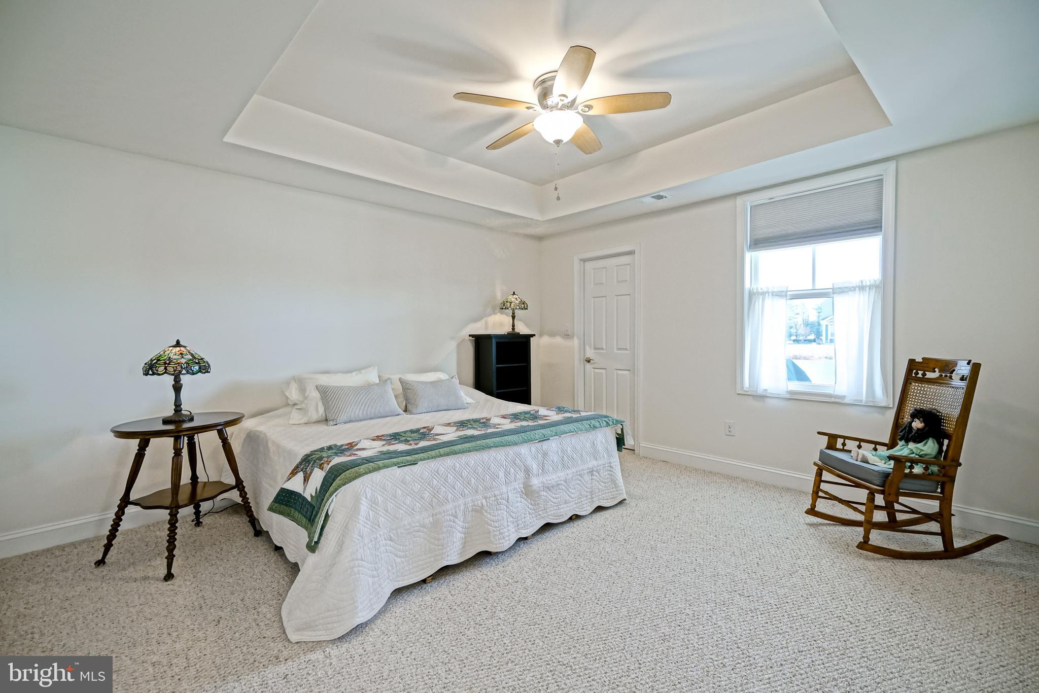 SHOWFIELD - Residential