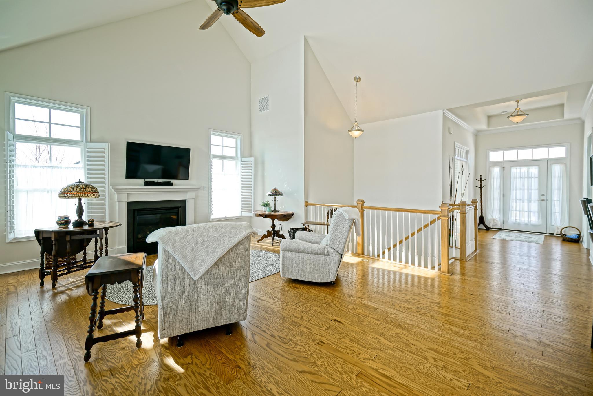 SHOWFIELD - Residential