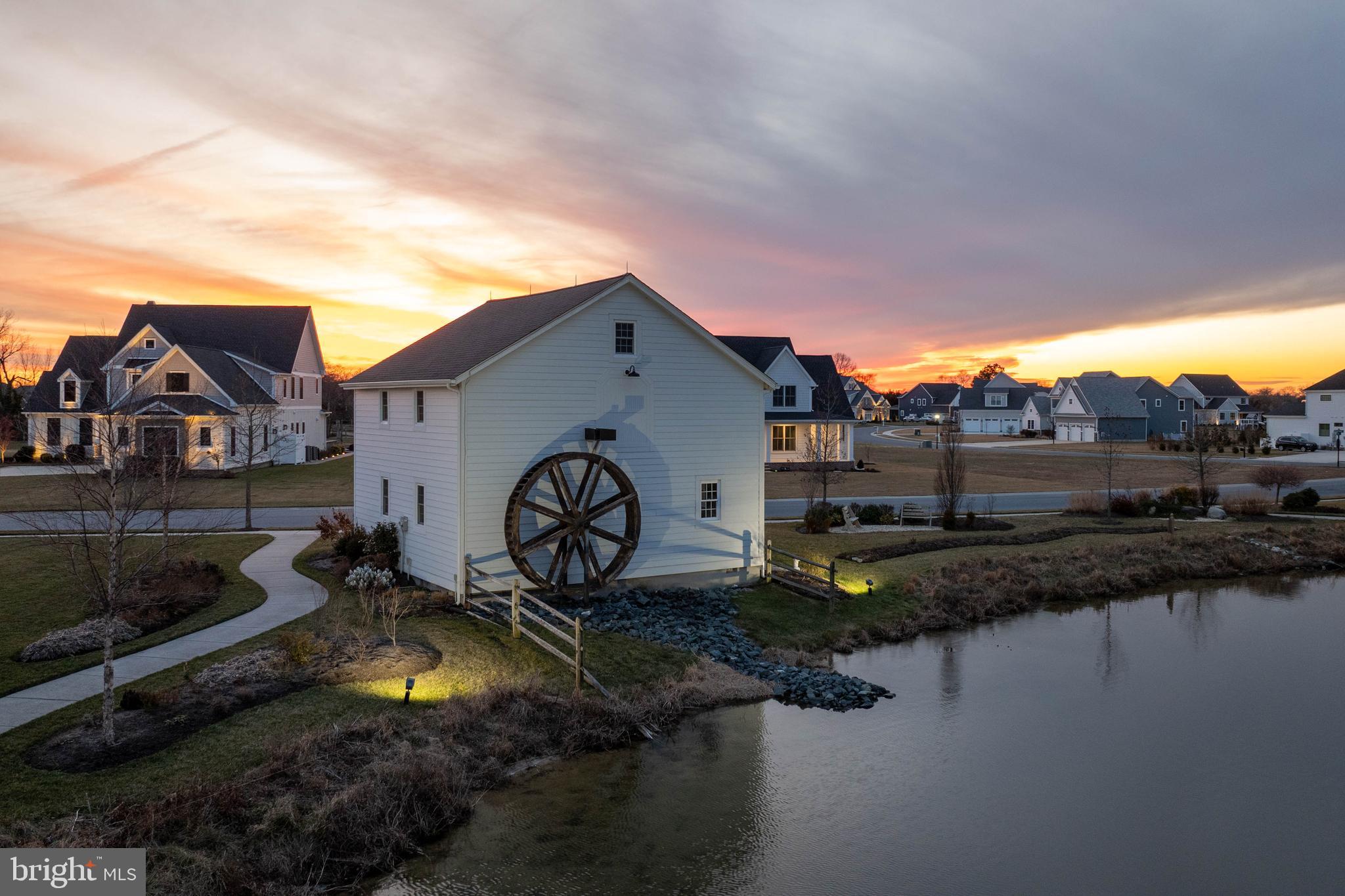 SHOWFIELD - Residential