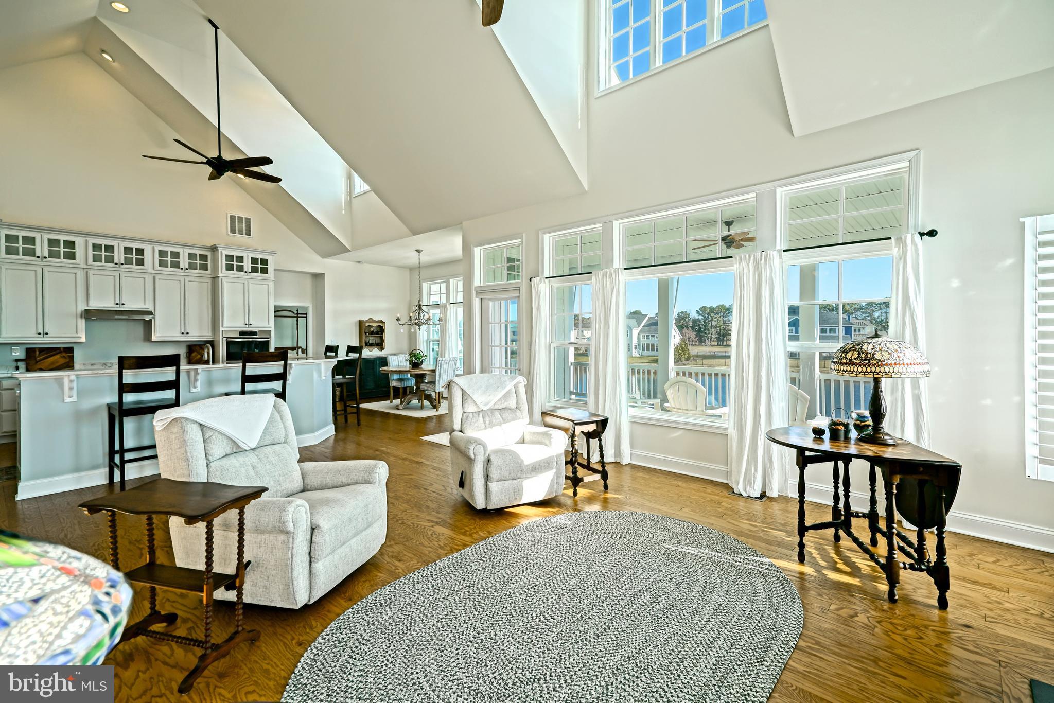 SHOWFIELD - Residential