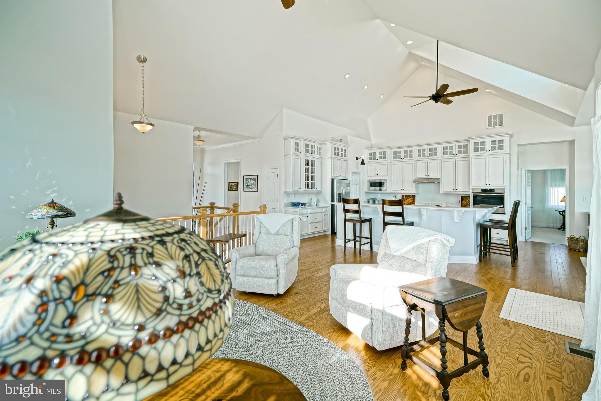 SHOWFIELD - Residential