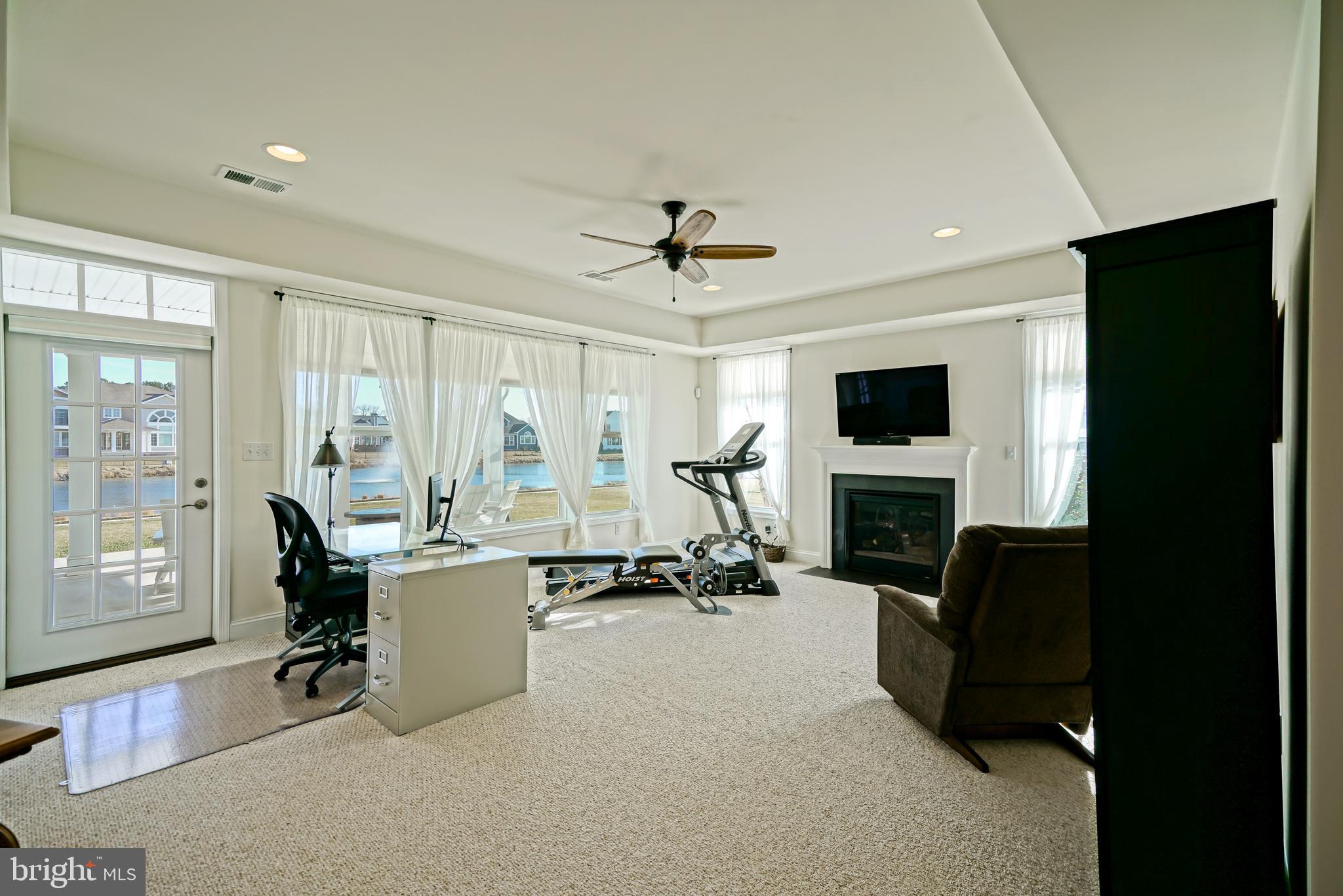 SHOWFIELD - Residential