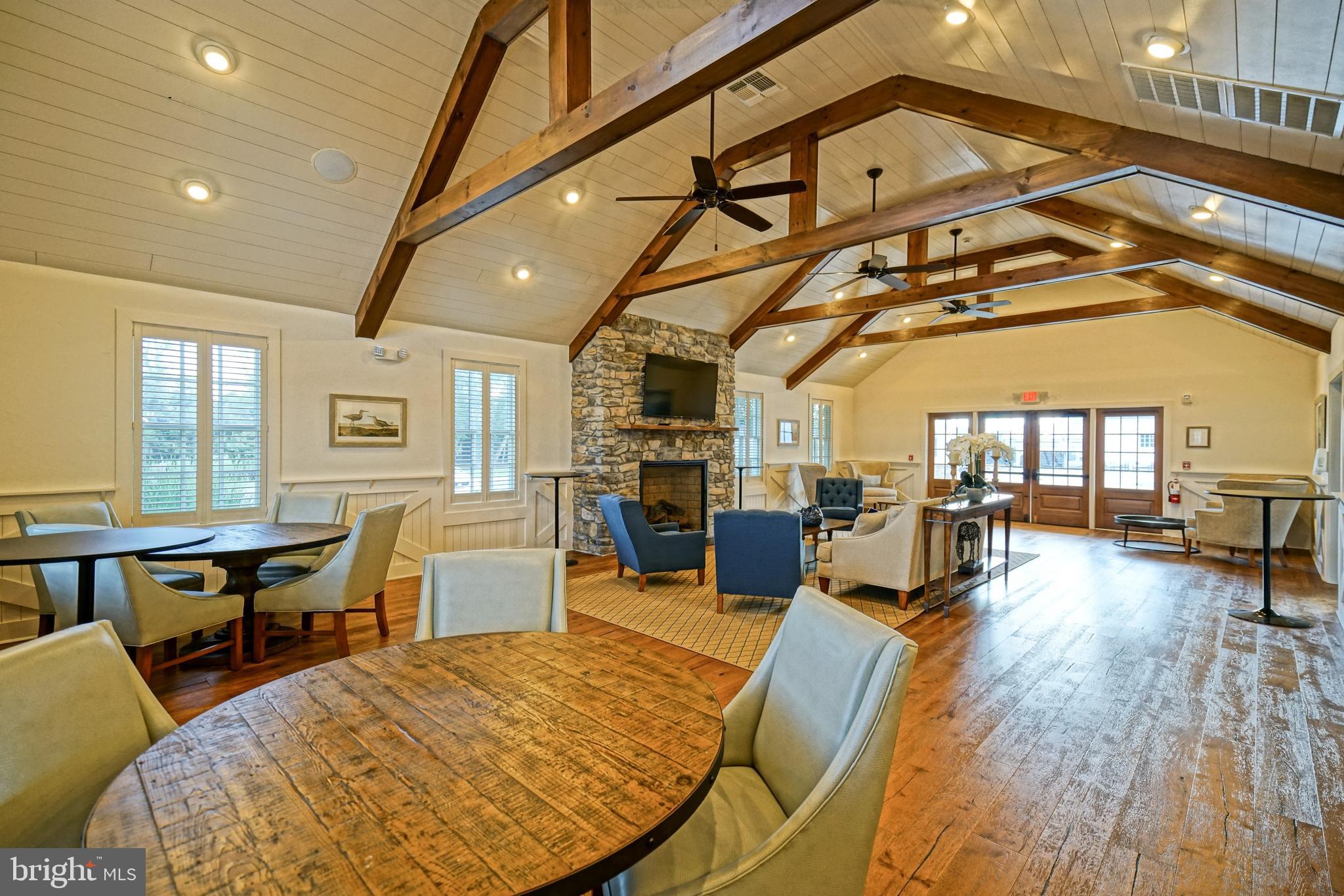 SHOWFIELD - Residential