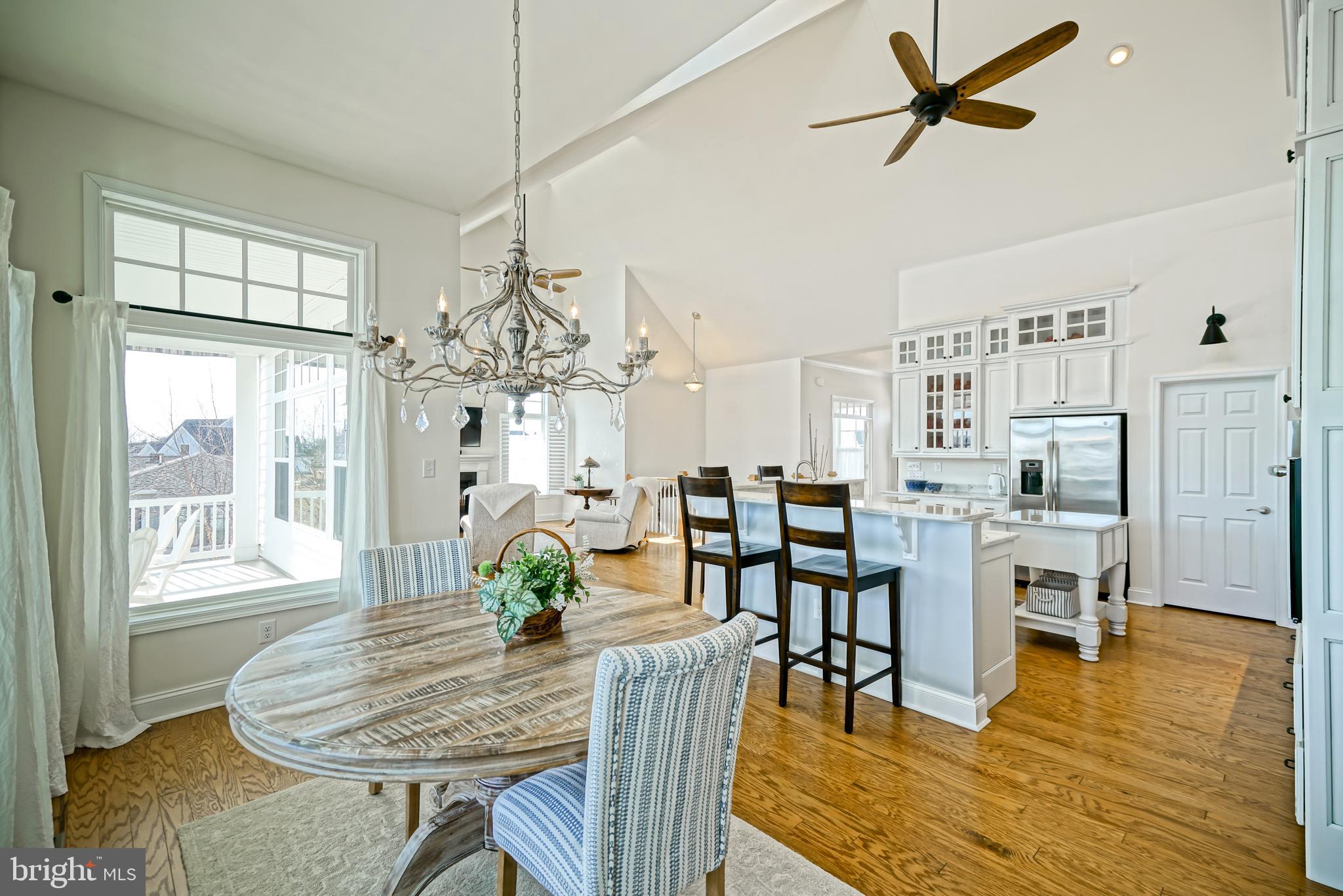 SHOWFIELD - Residential