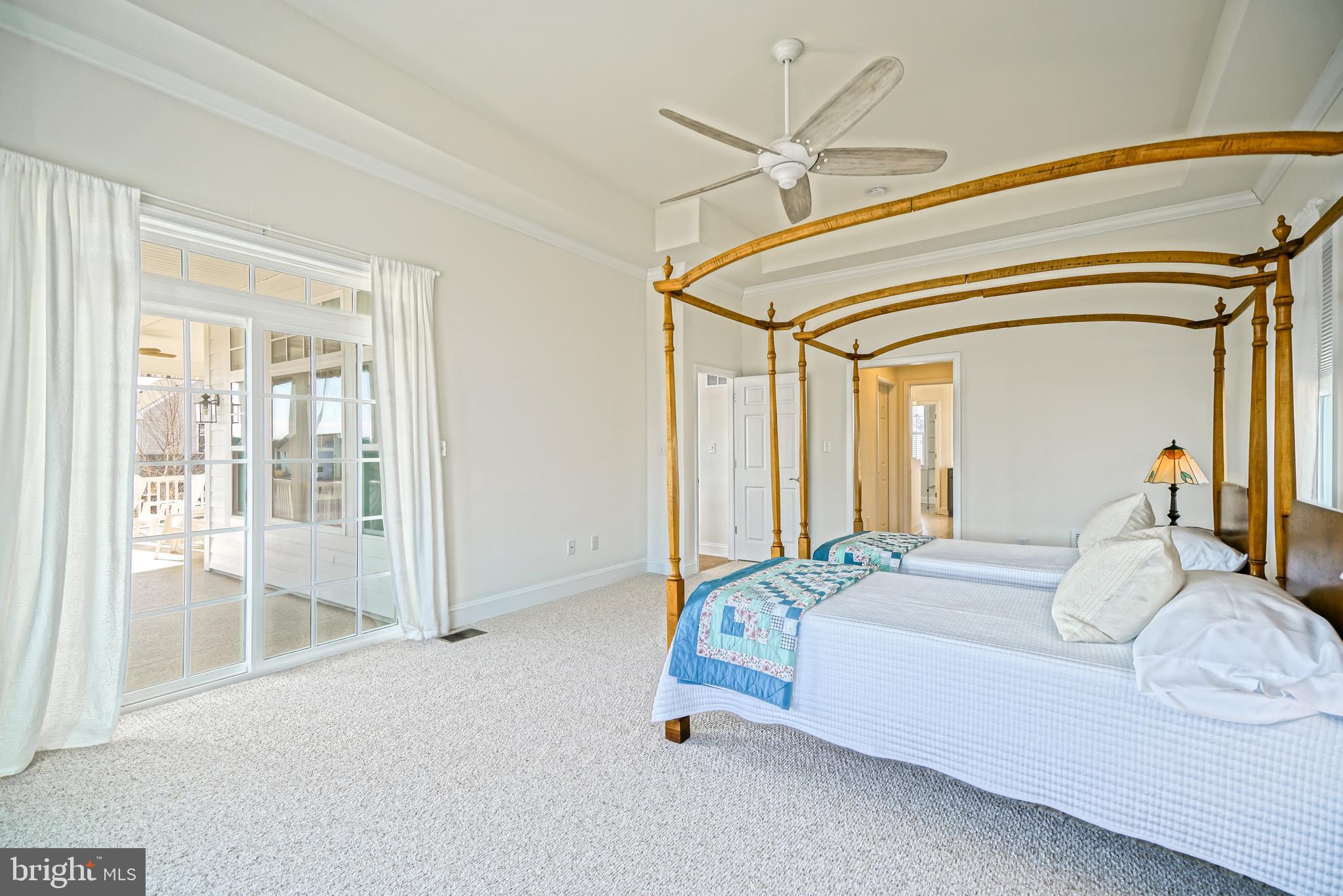 SHOWFIELD - Residential