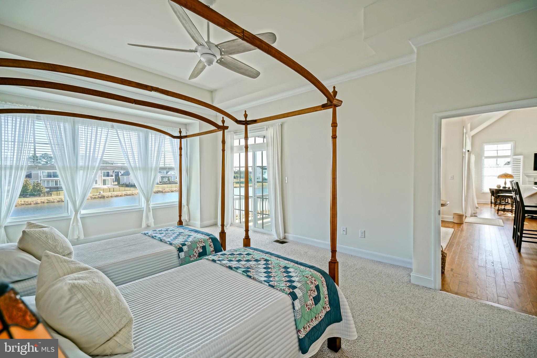 SHOWFIELD - Residential