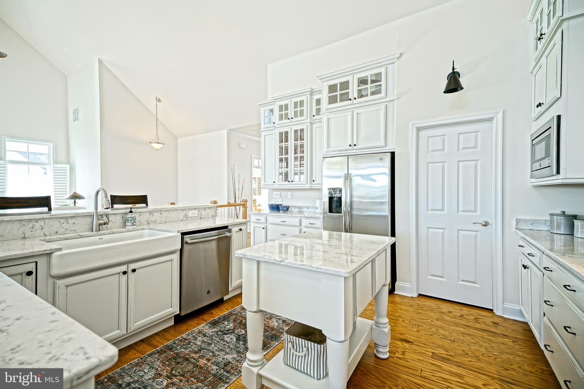 SHOWFIELD - Residential