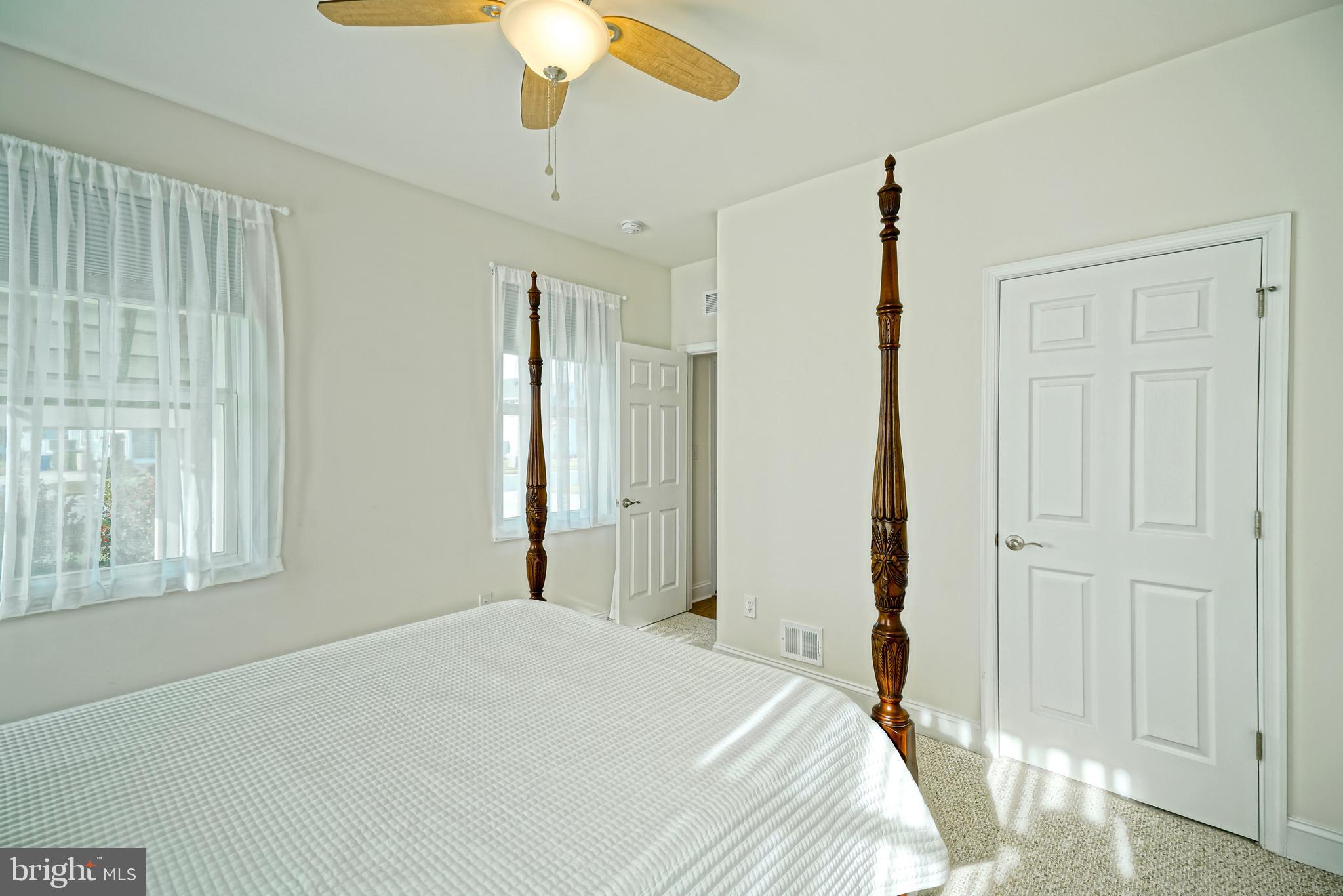 SHOWFIELD - Residential