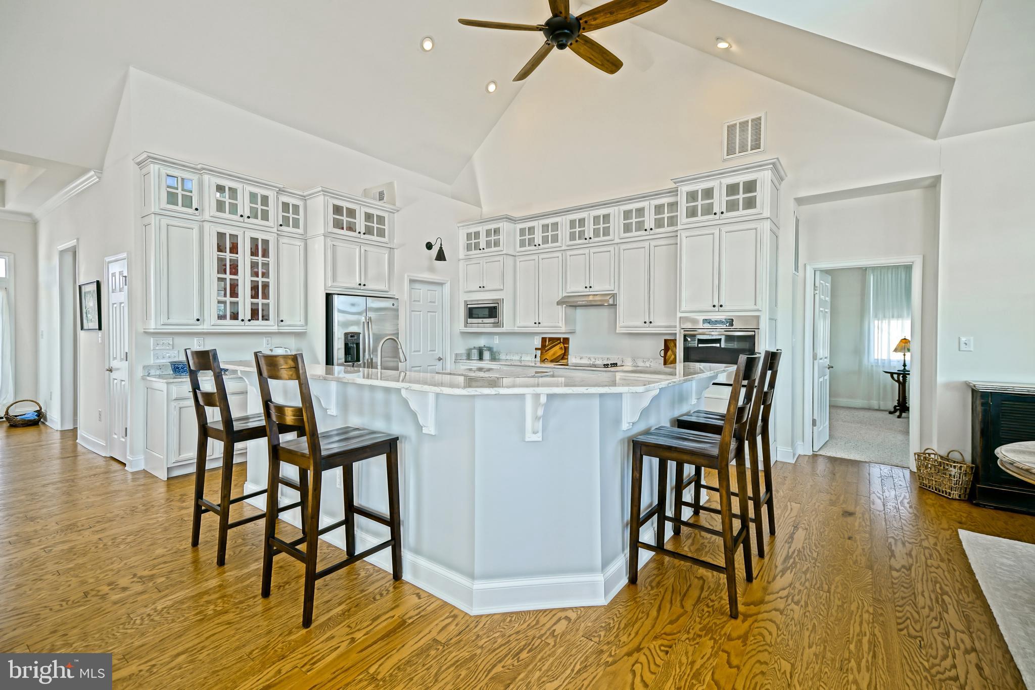 SHOWFIELD - Residential