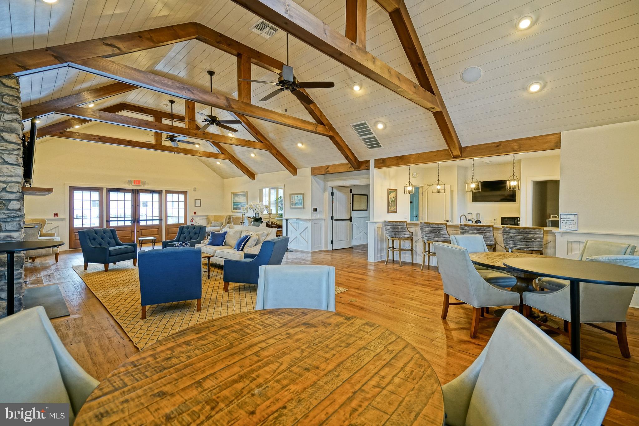 SHOWFIELD - Residential