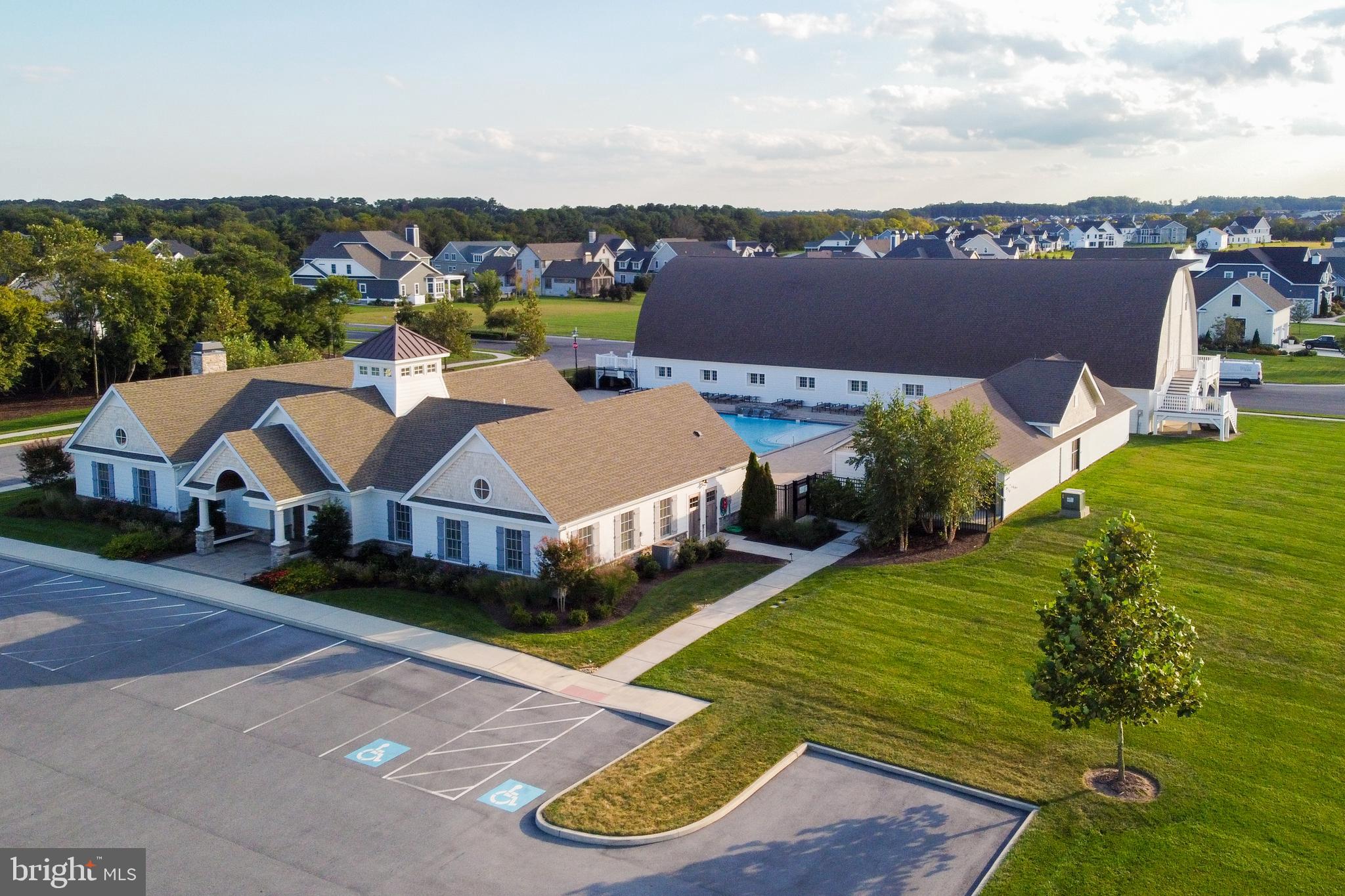 SHOWFIELD - Residential