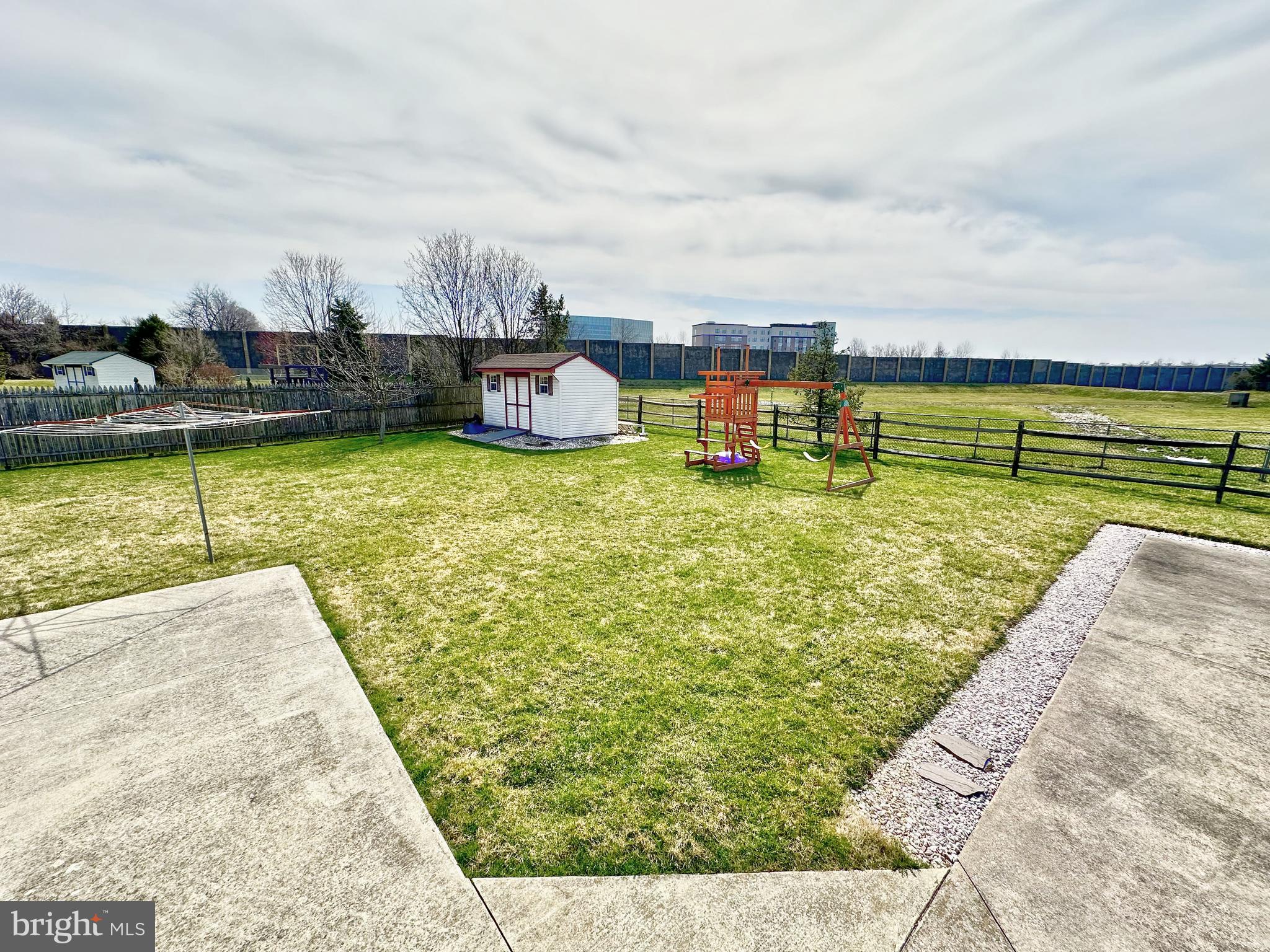 HOPEWELL FARMS - Residential