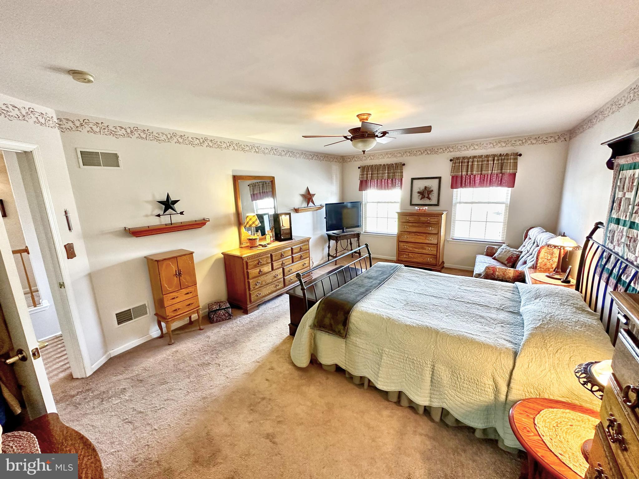 HOPEWELL FARMS - Residential