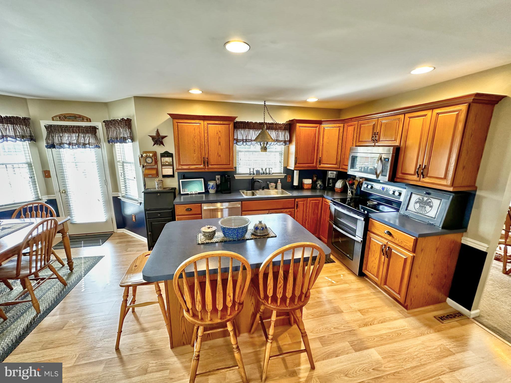 HOPEWELL FARMS - Residential