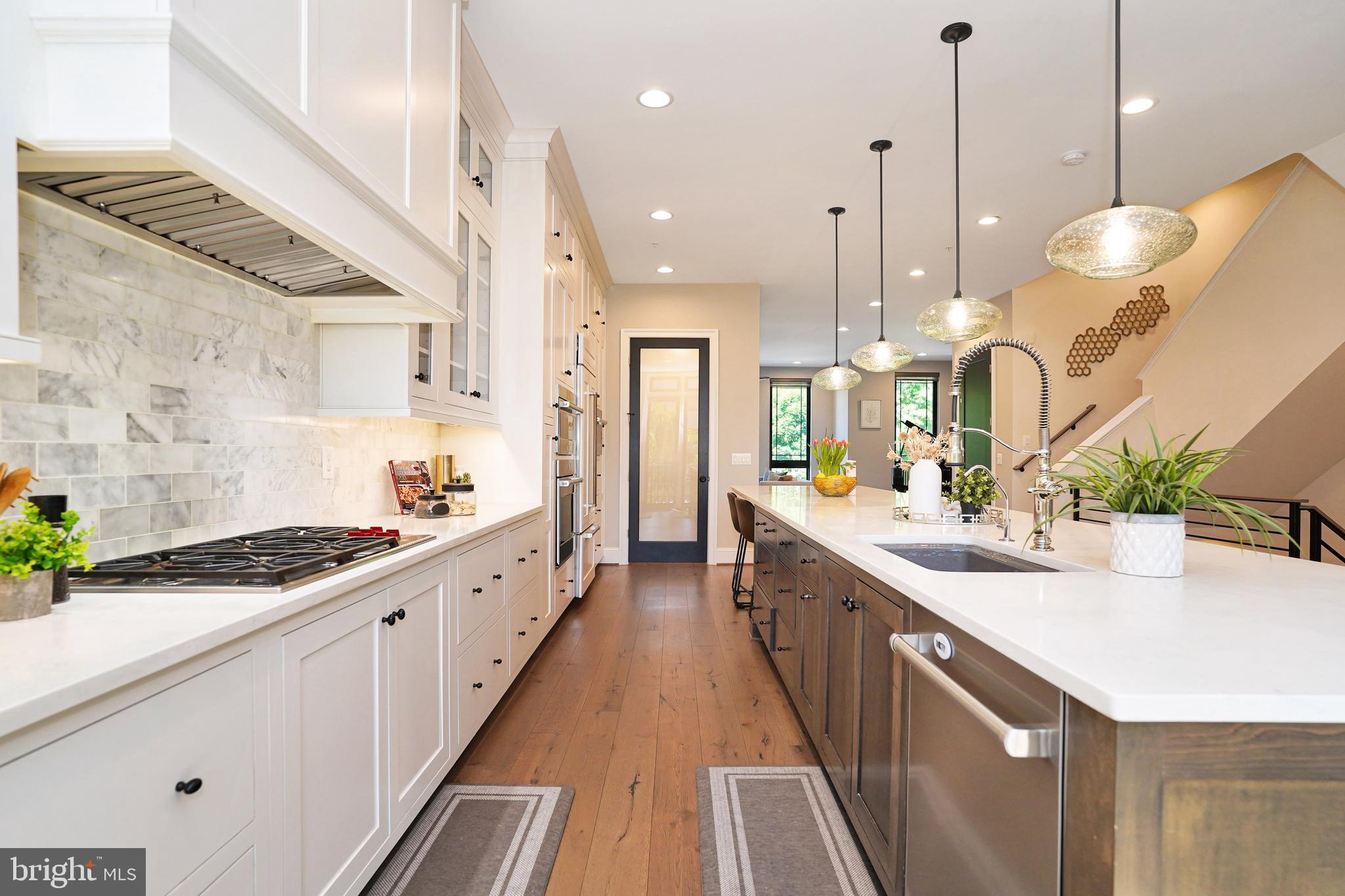 ONE LOUDOUN - Residential