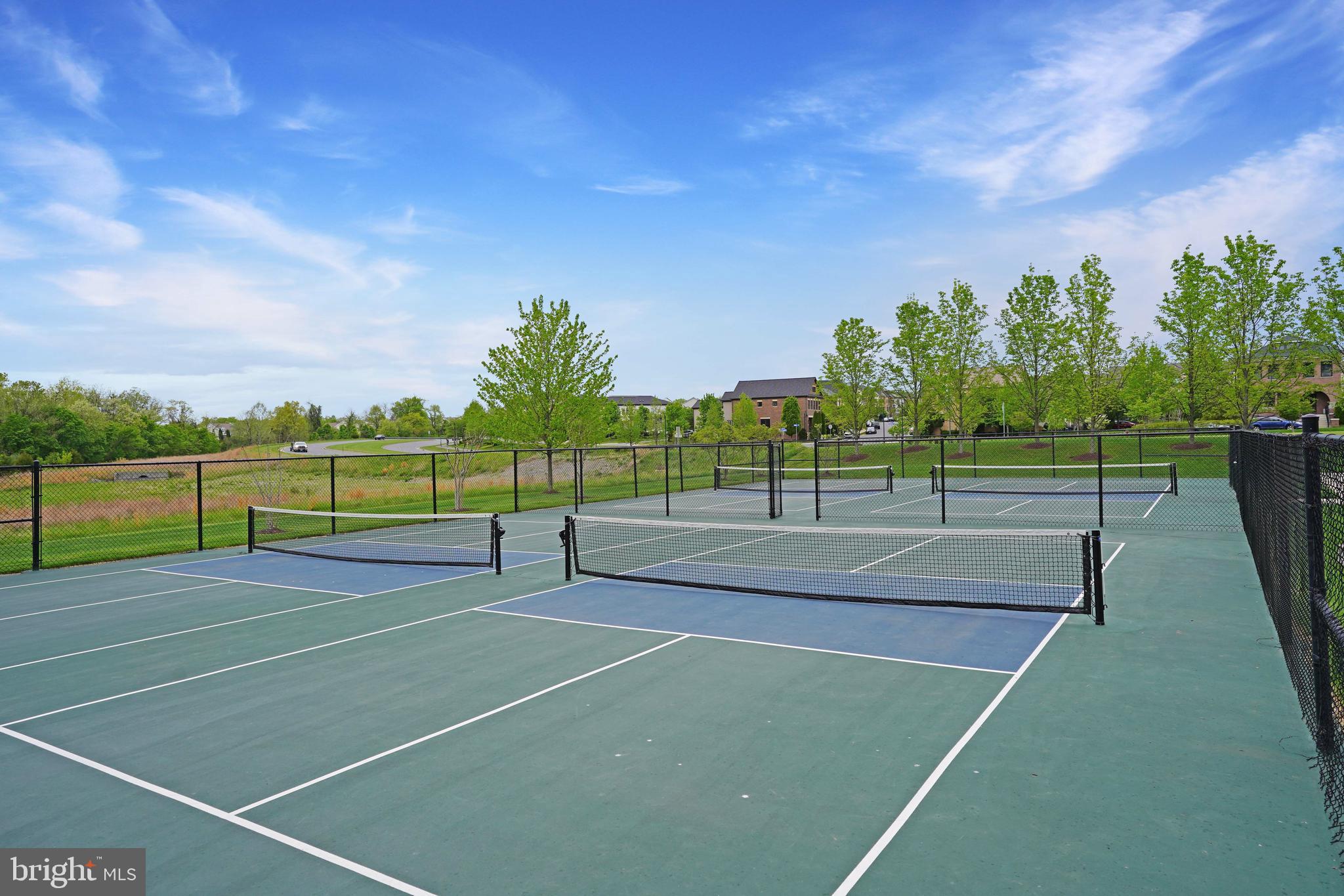 ONE LOUDOUN - Residential