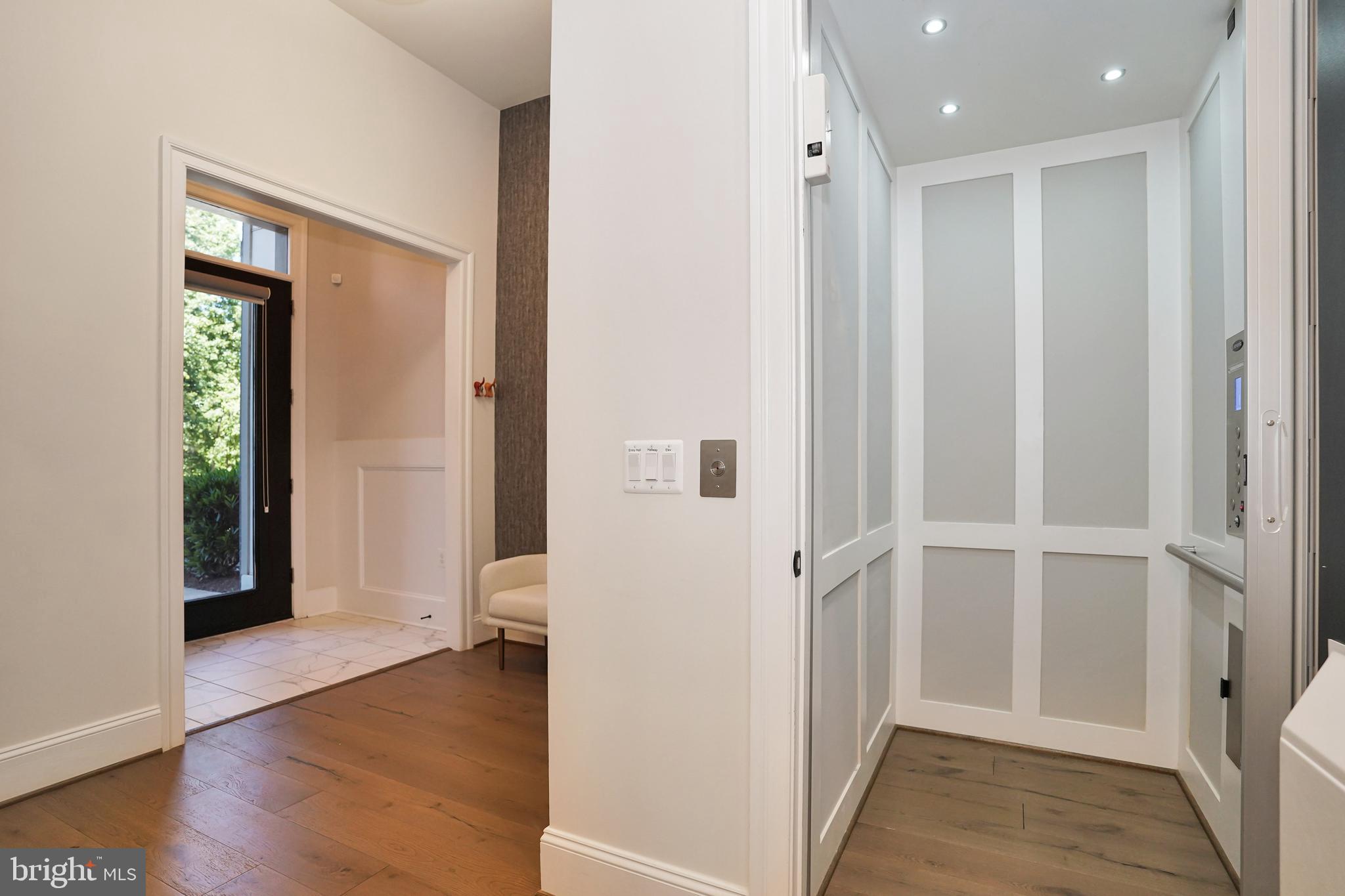 ONE LOUDOUN - Residential