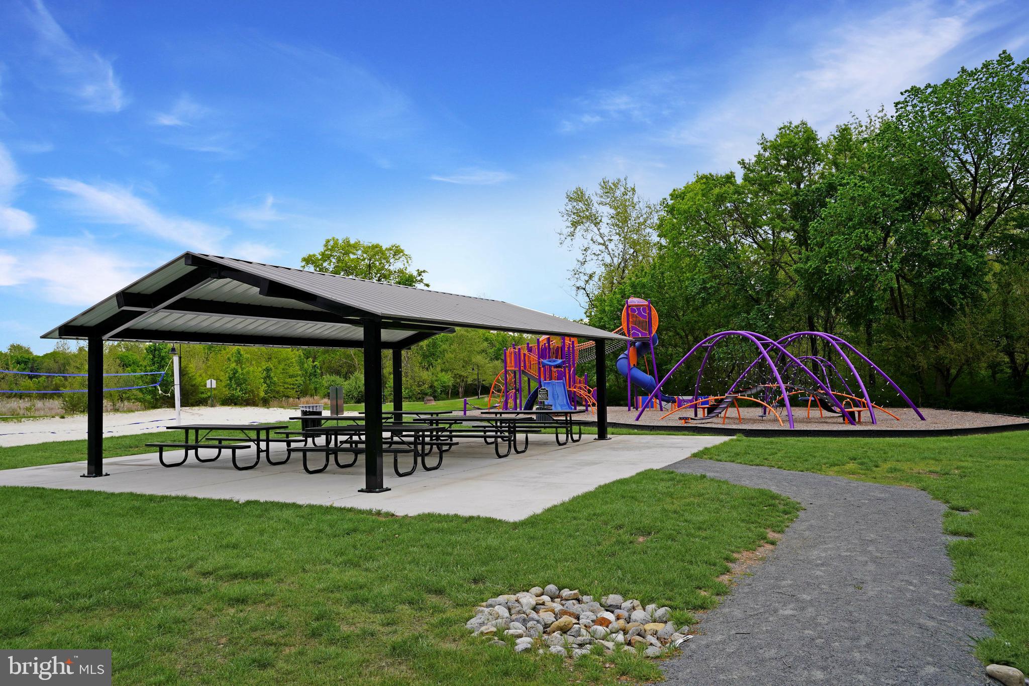ONE LOUDOUN - Residential